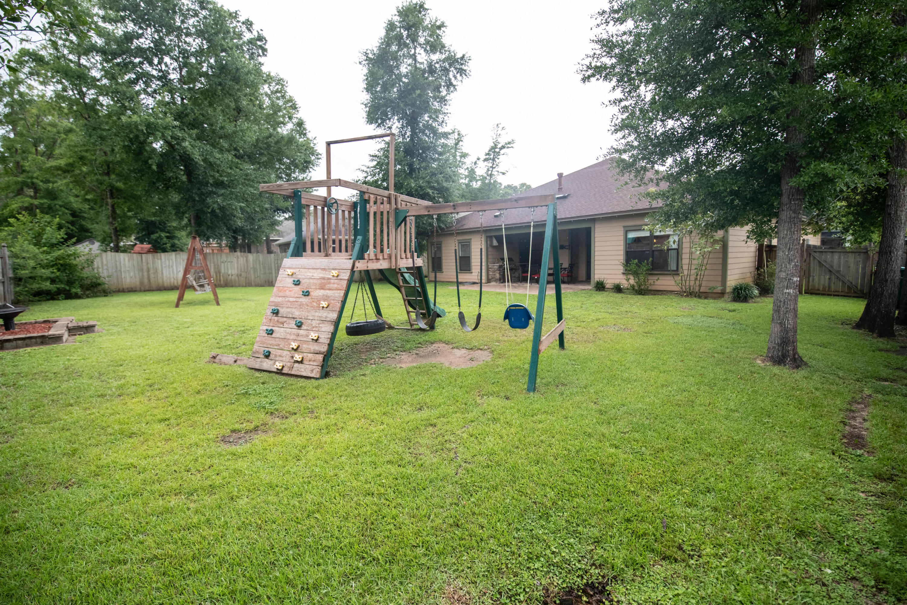 ZACHARY EST - Residential