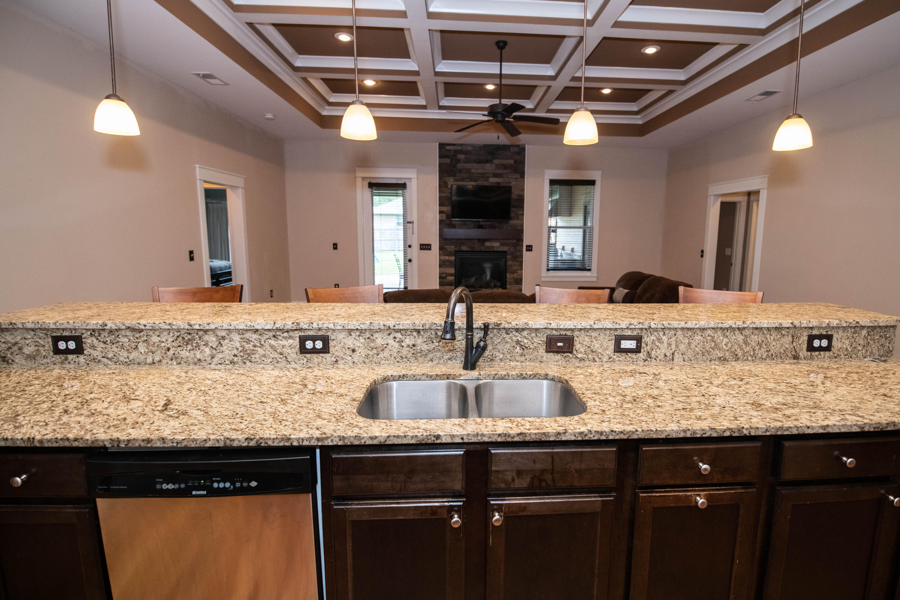 ZACHARY EST - Residential