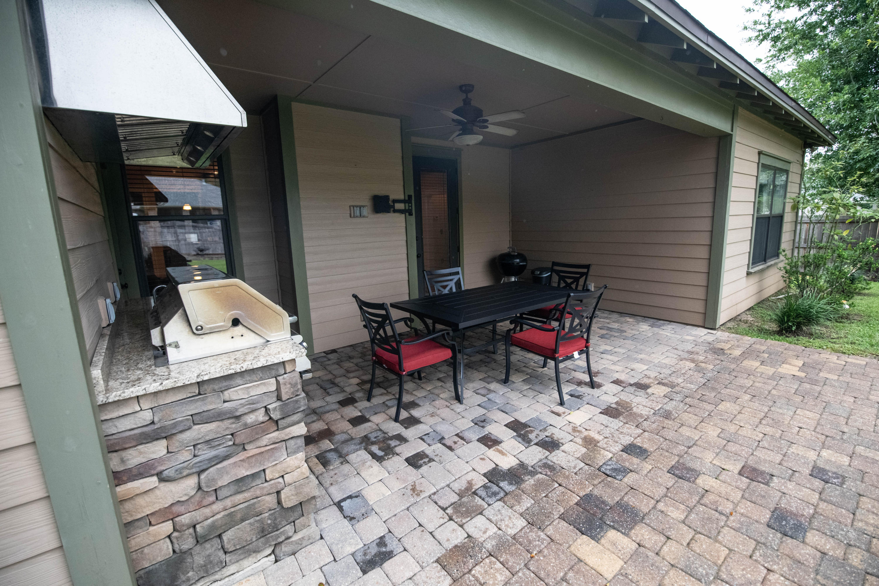 ZACHARY EST - Residential