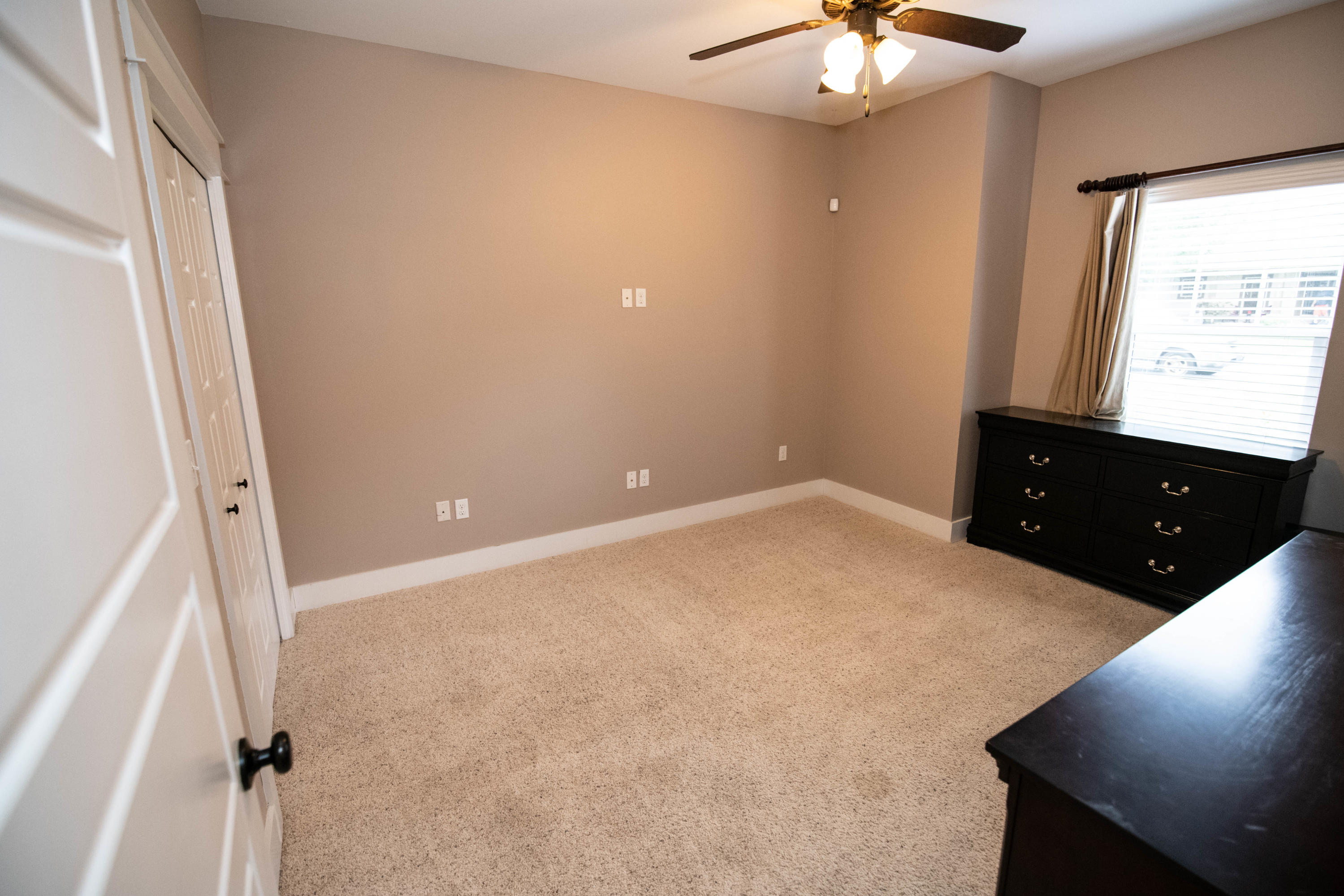 ZACHARY EST - Residential