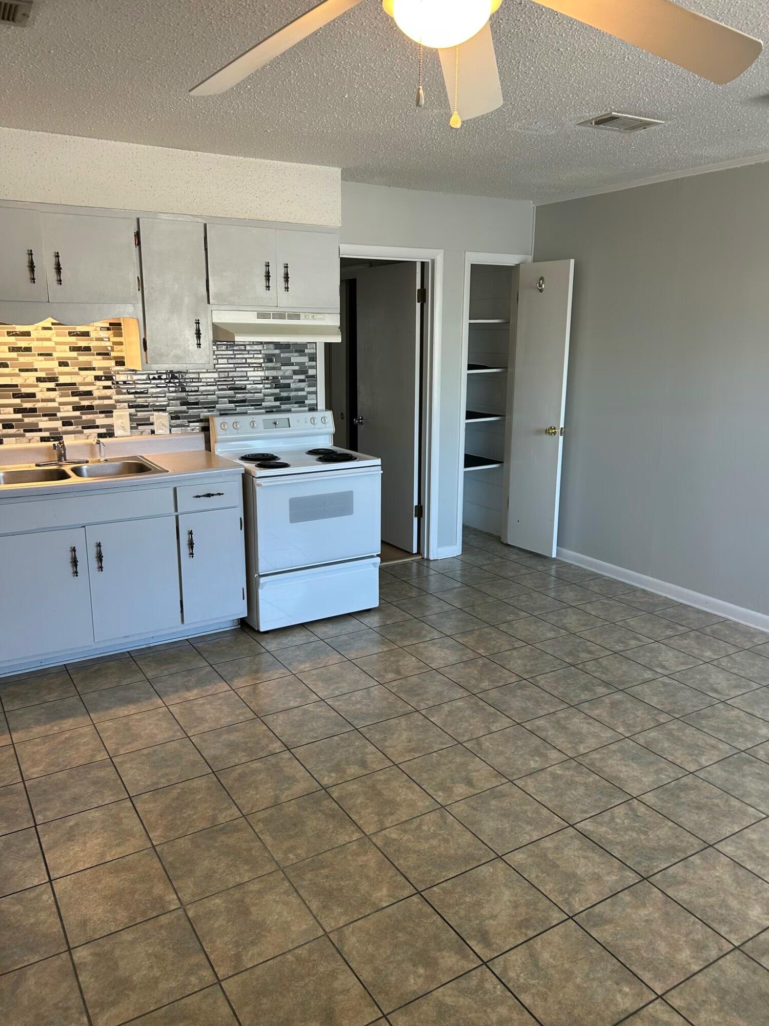 SANTA ROSA CONDO - Residential Lease