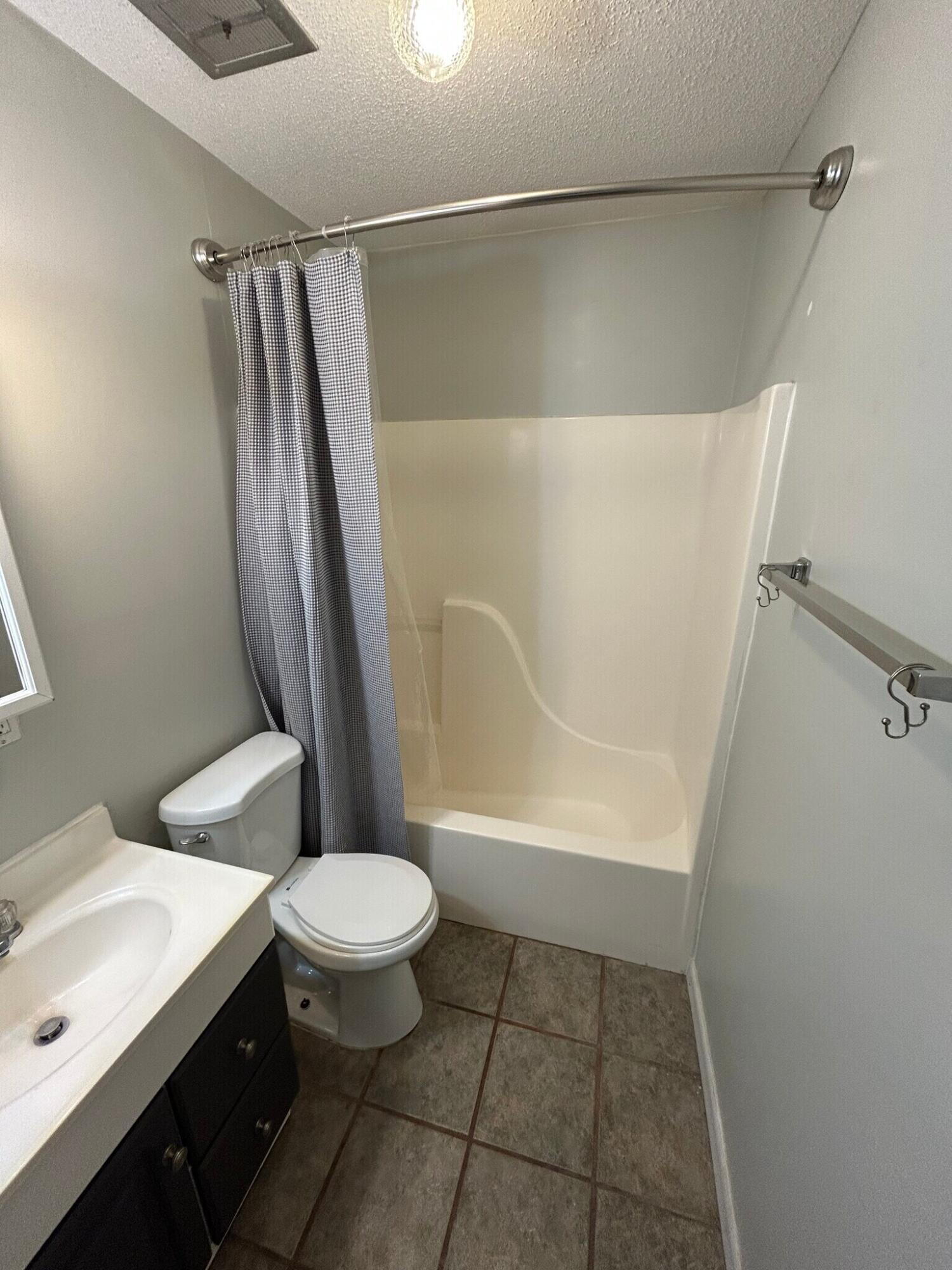 SANTA ROSA CONDO - Residential Lease