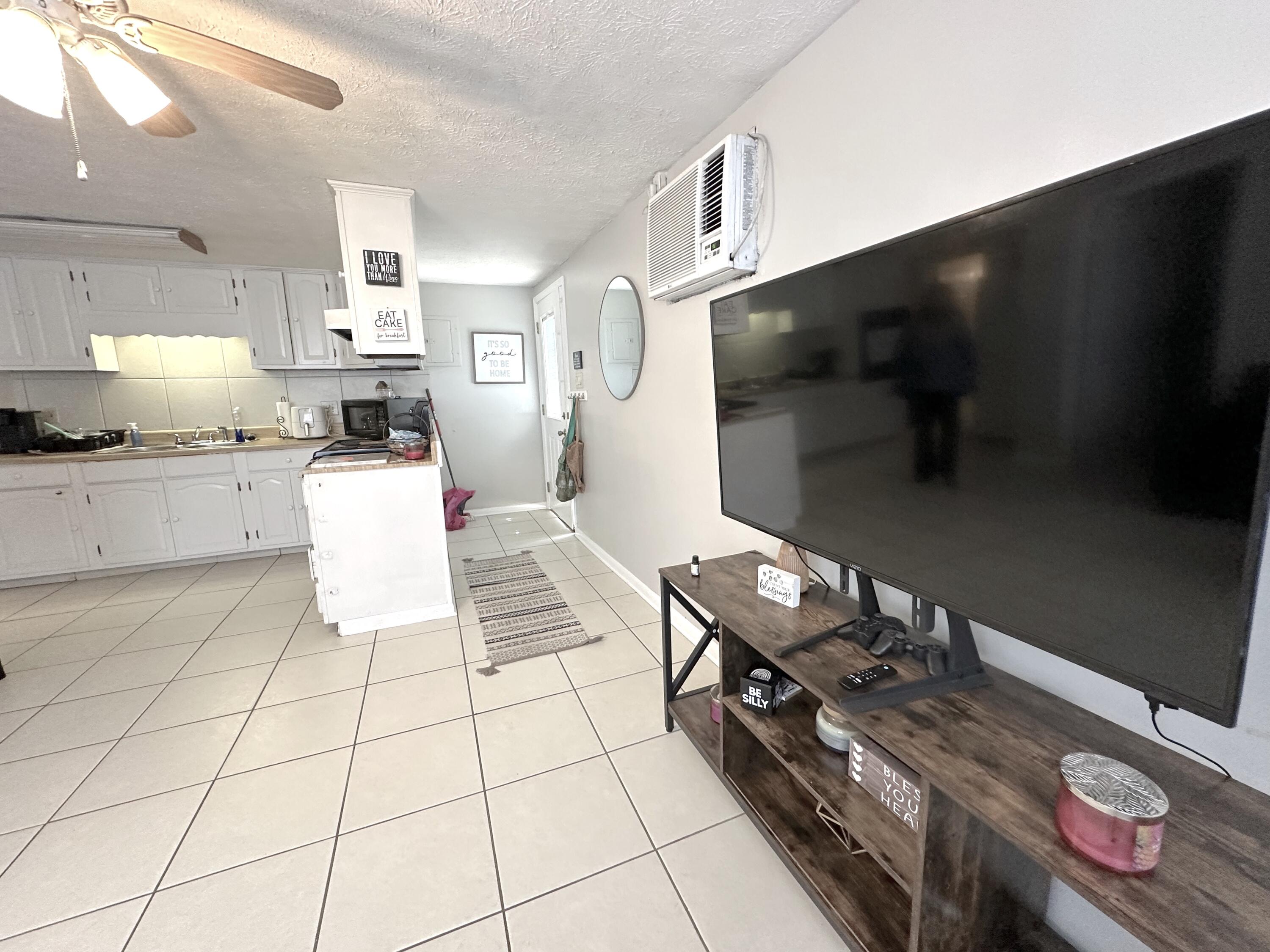 EL CENTRO BEACH - Residential