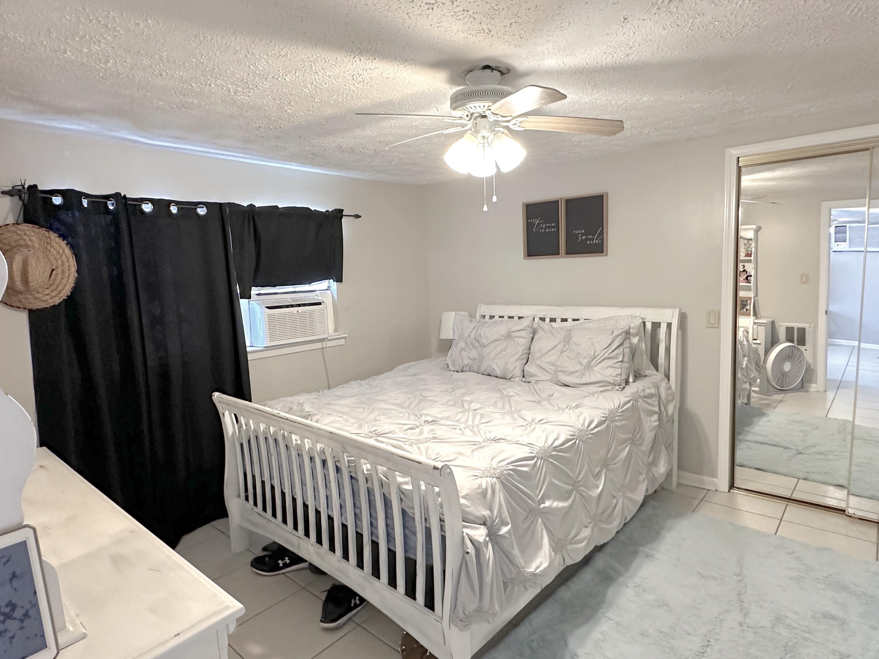 EL CENTRO BEACH - Residential