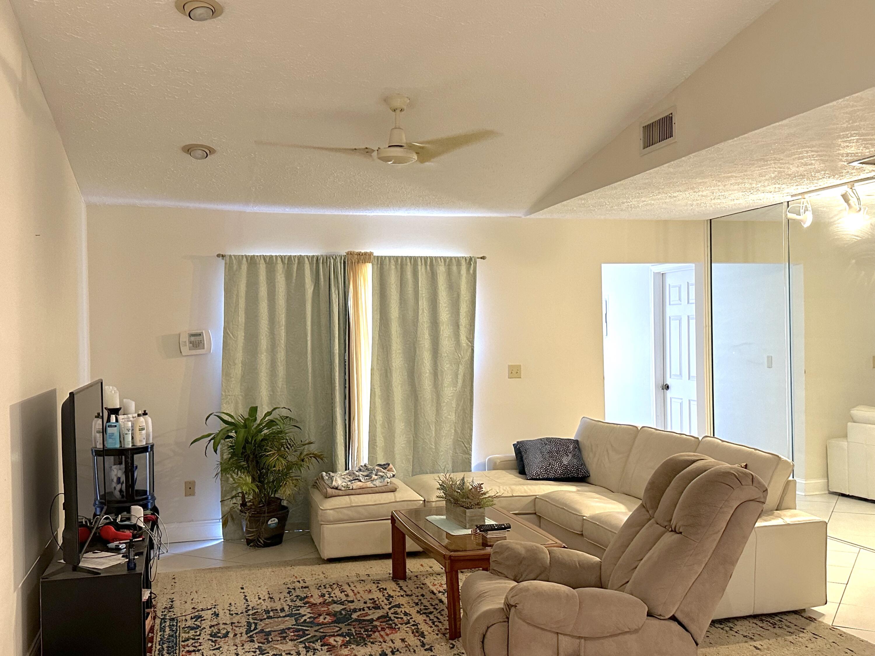 EL CENTRO BEACH - Residential