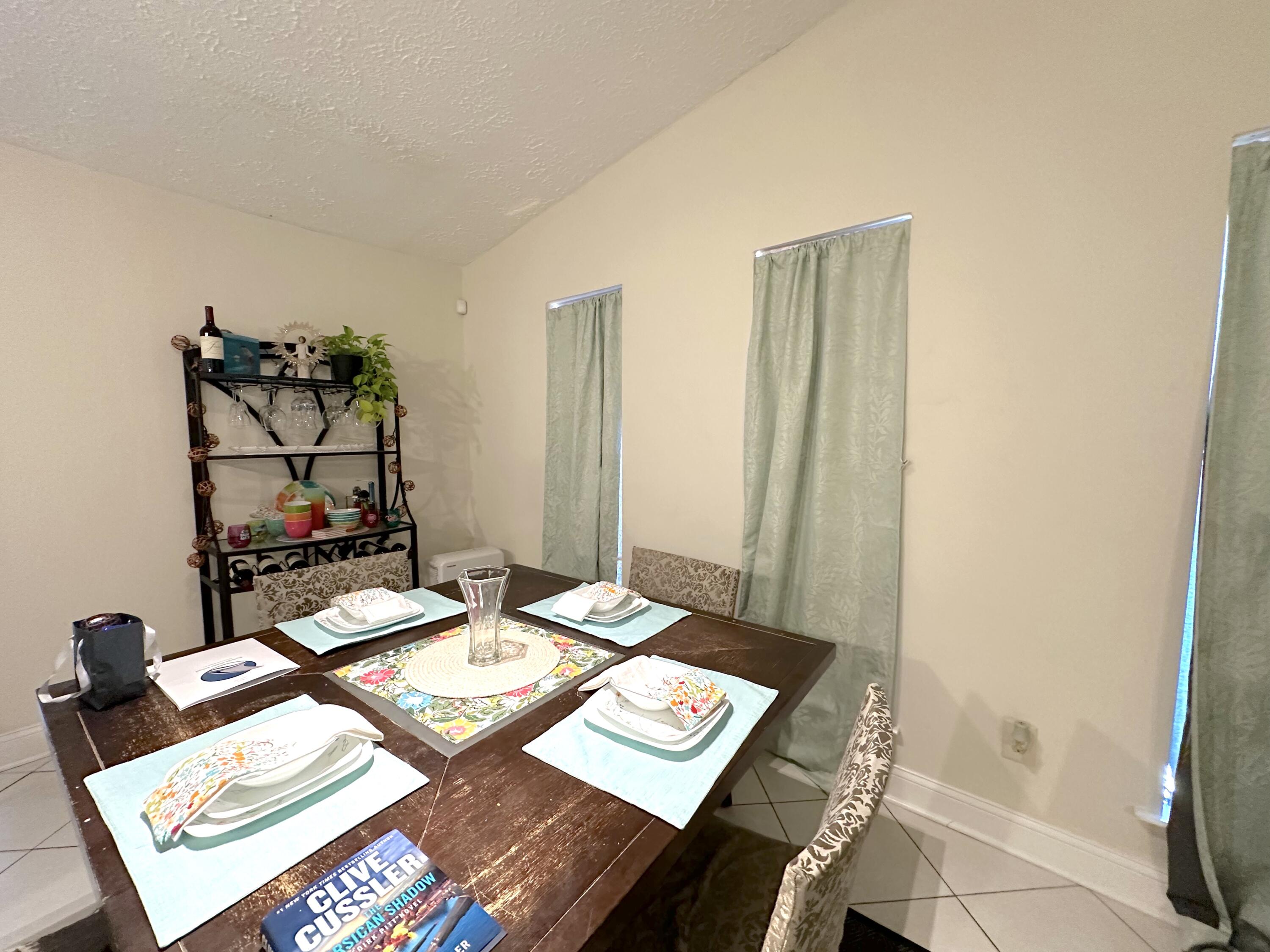 EL CENTRO BEACH - Residential