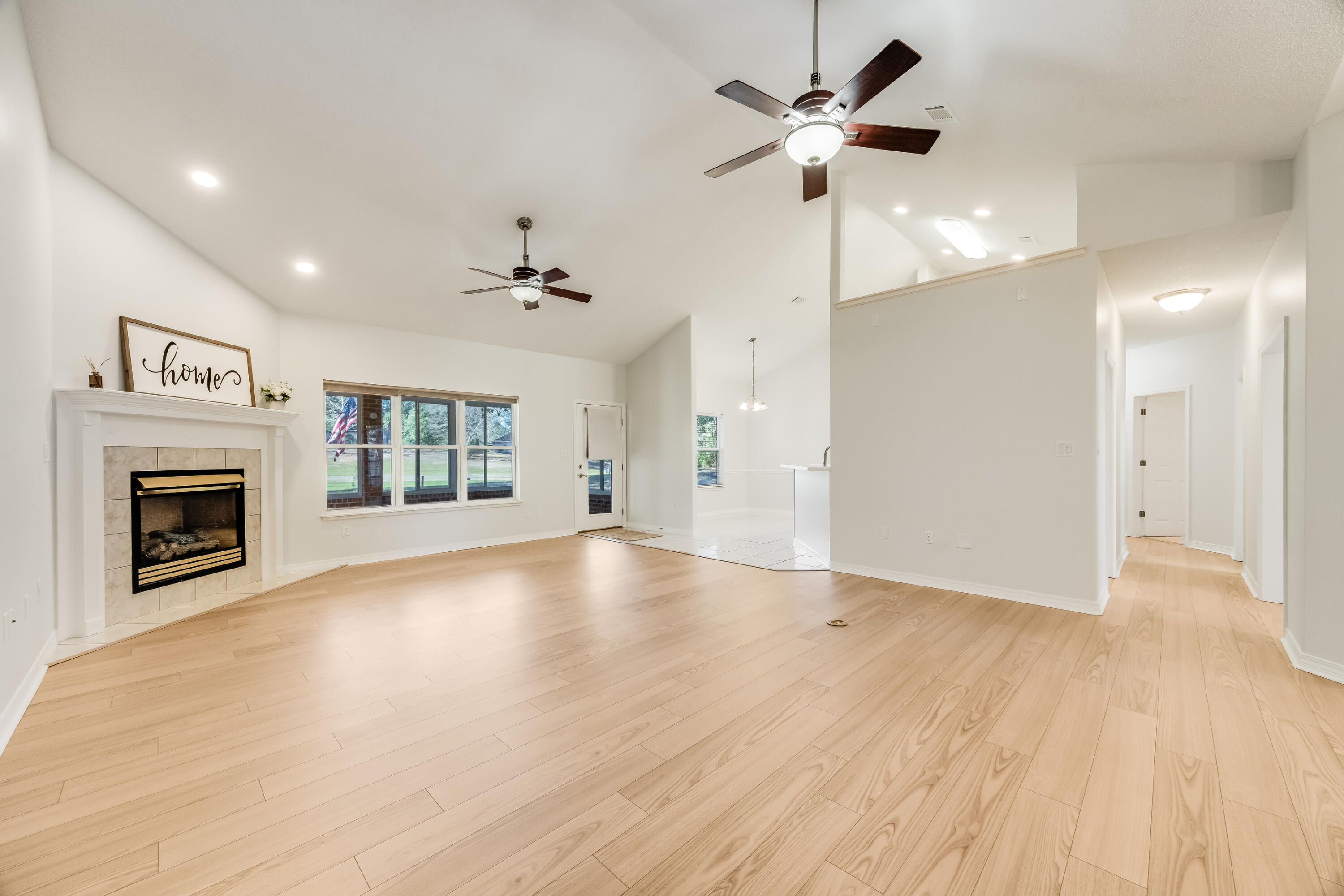 COUNTRY CLUB ESTATES 1 OF CRESTVIEW - Residential