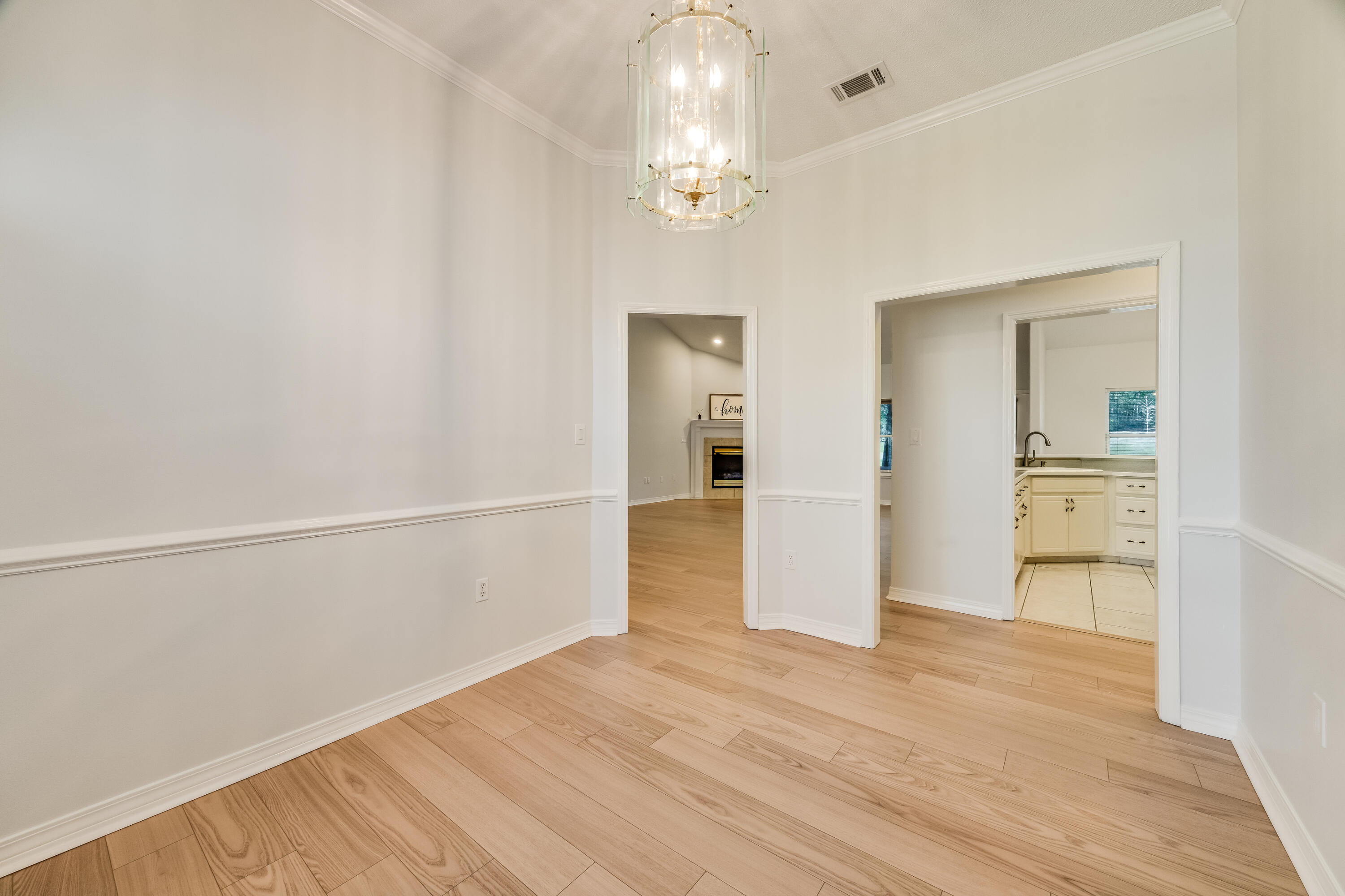 COUNTRY CLUB ESTATES 1 OF CRESTVIEW - Residential