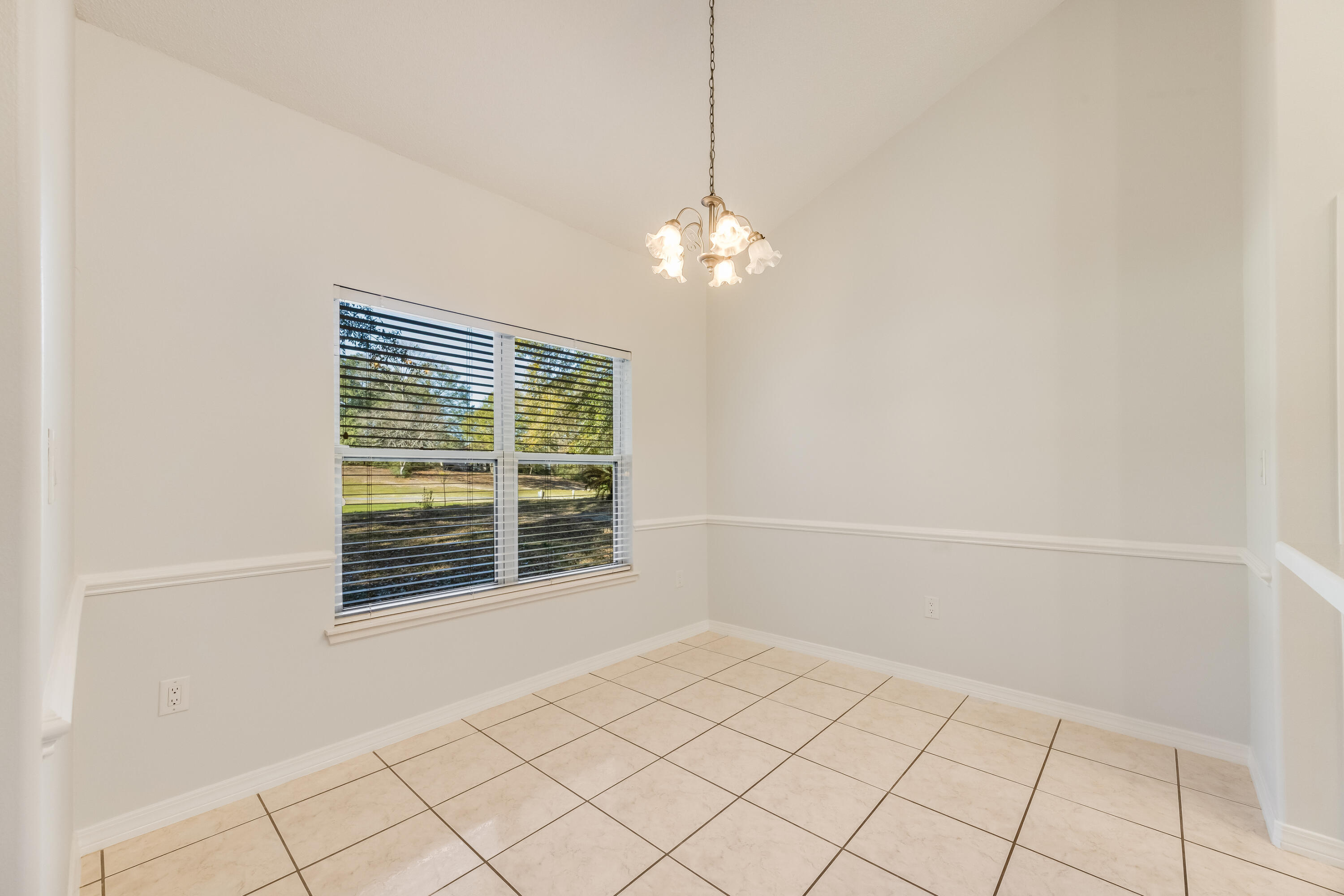 COUNTRY CLUB ESTATES 1 OF CRESTVIEW - Residential