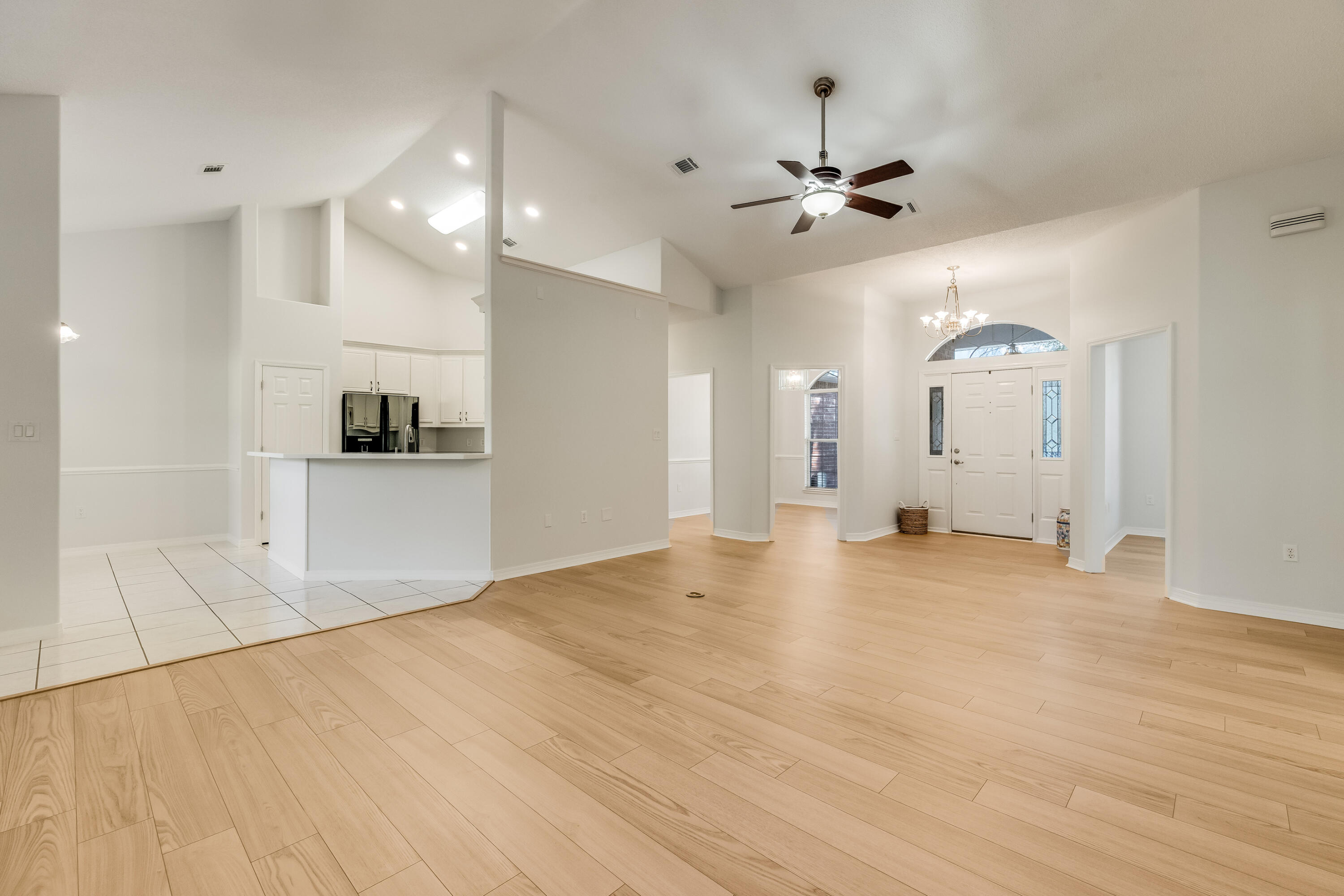 COUNTRY CLUB ESTATES 1 OF CRESTVIEW - Residential