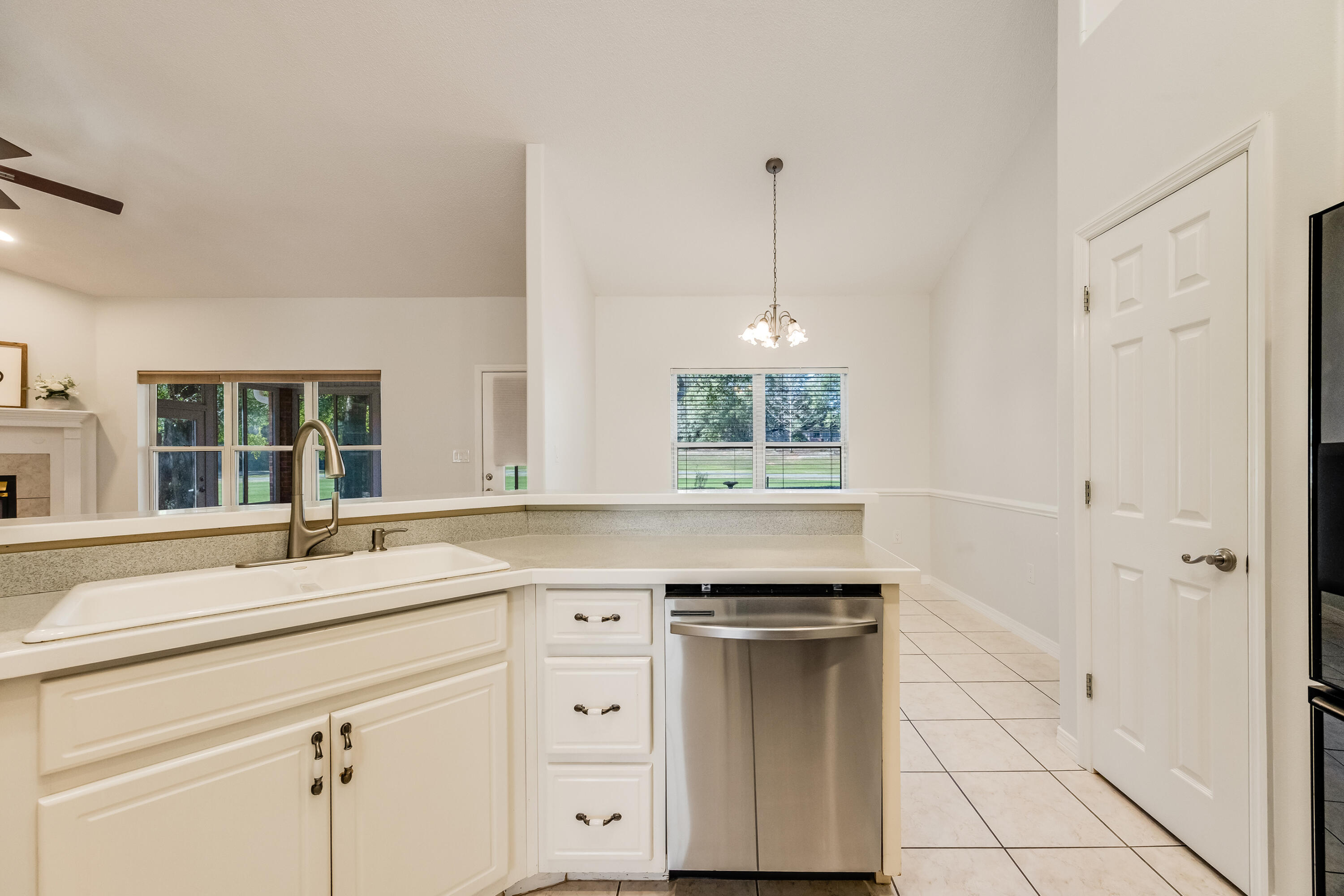 COUNTRY CLUB ESTATES 1 OF CRESTVIEW - Residential