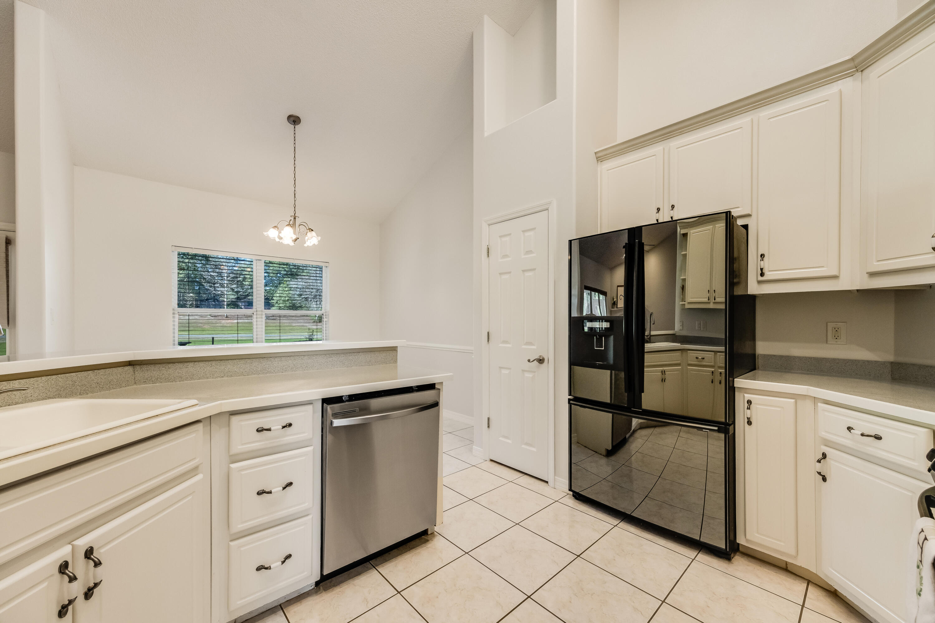 COUNTRY CLUB ESTATES 1 OF CRESTVIEW - Residential