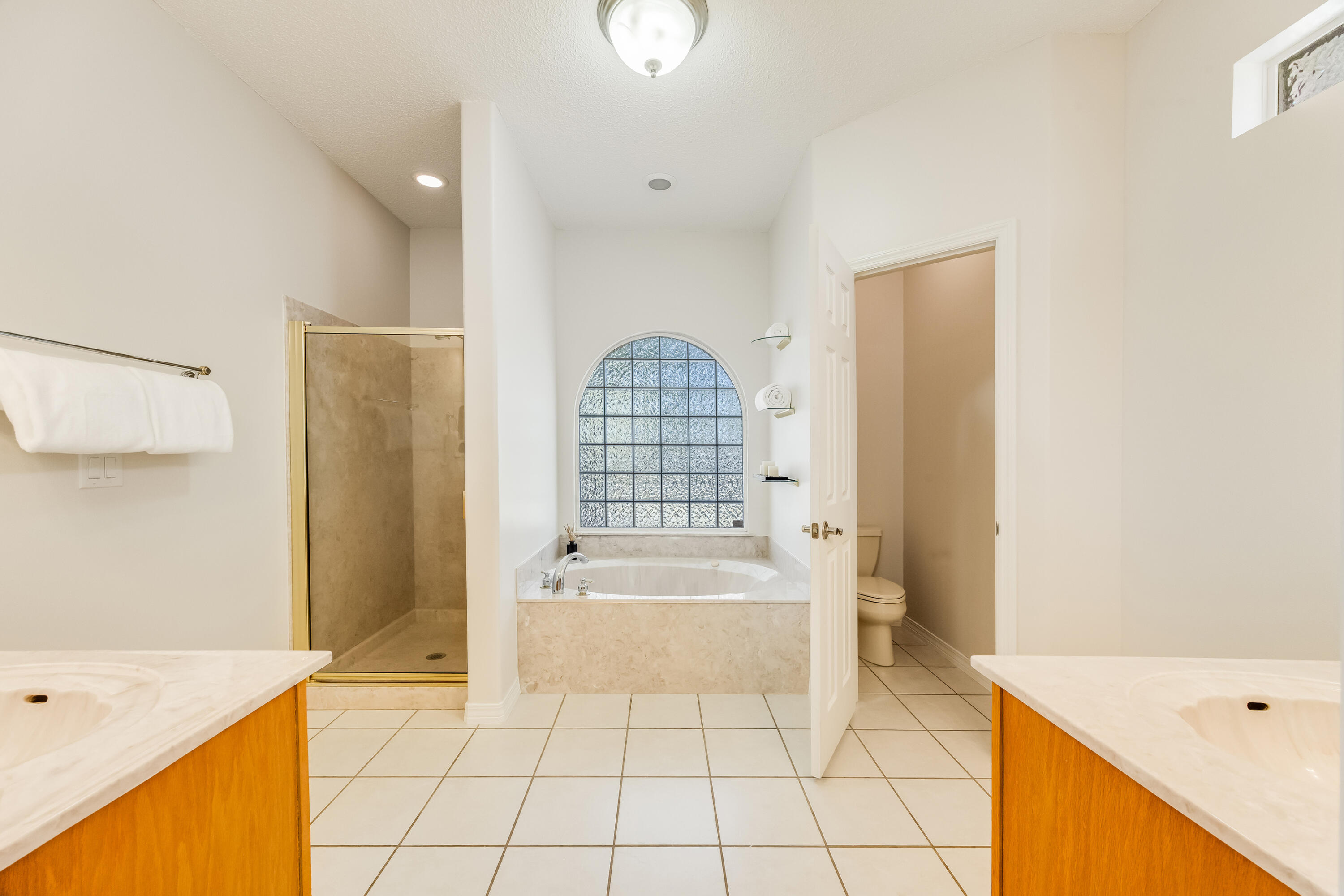 COUNTRY CLUB ESTATES 1 OF CRESTVIEW - Residential