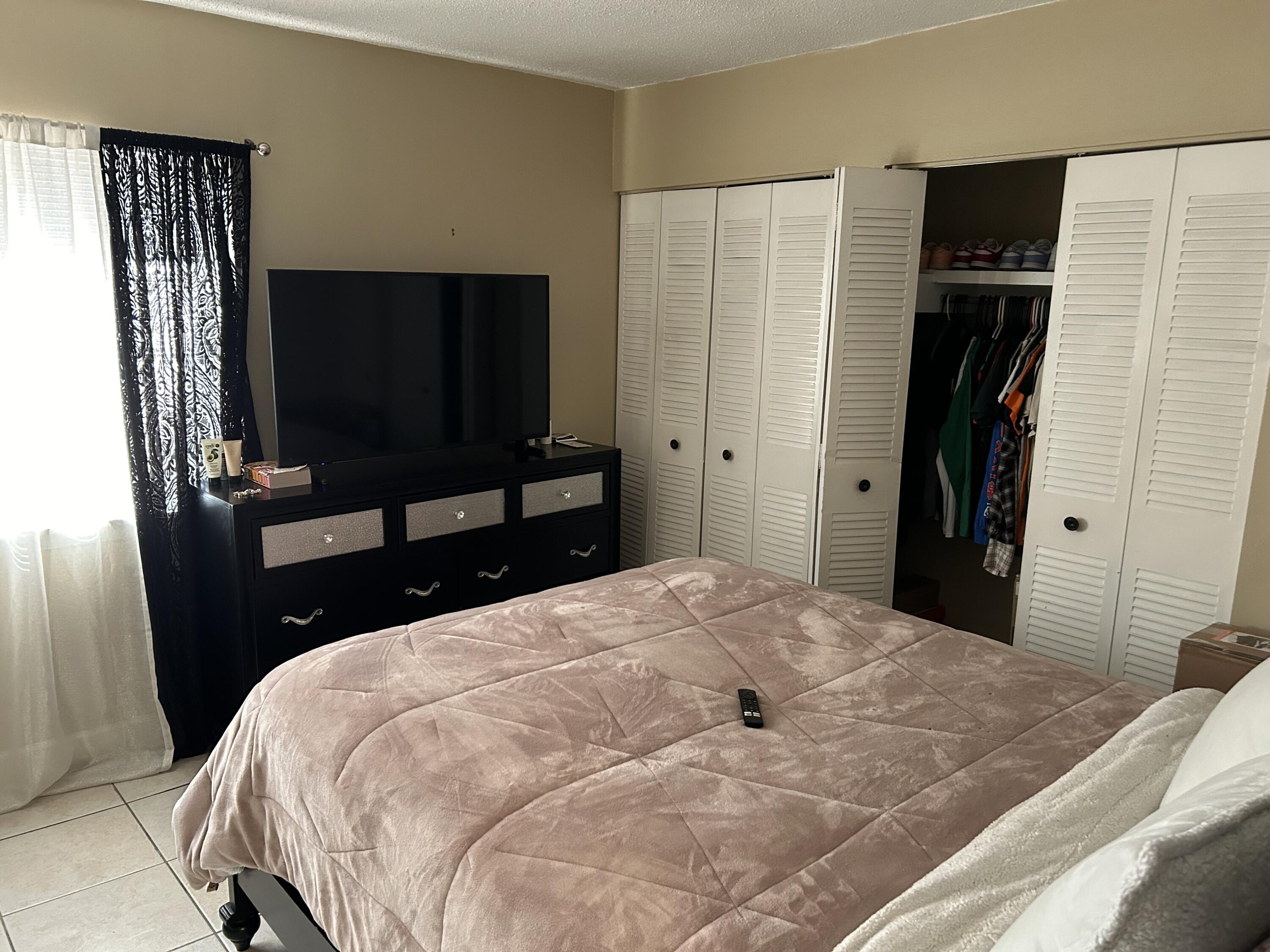 FINISTERRA CONDO - Residential