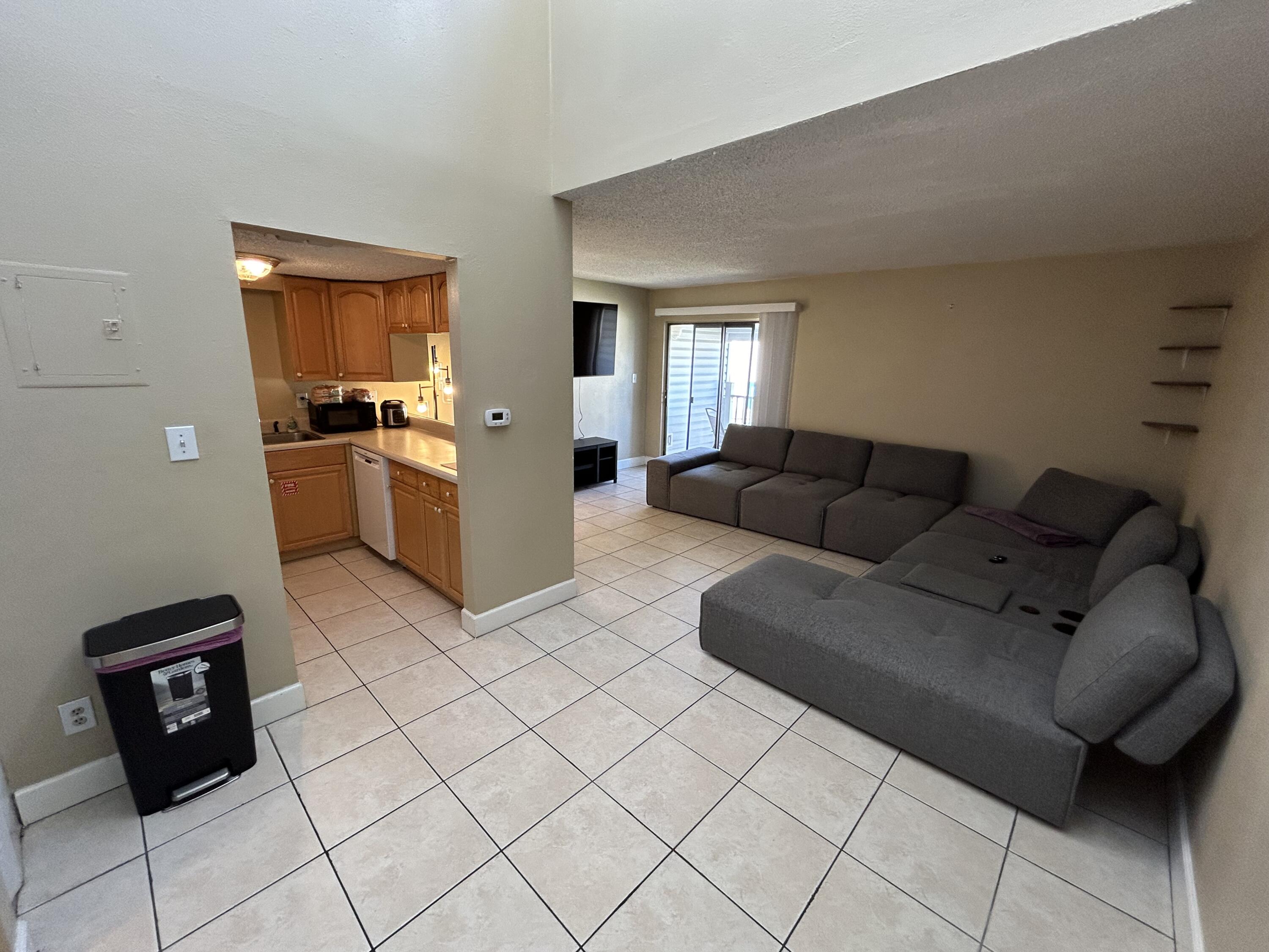 FINISTERRA CONDO - Residential