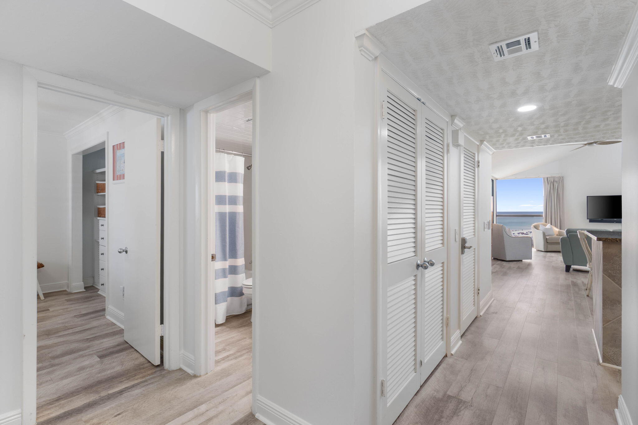 MAINSAIL CONDO PH 1 - Residential