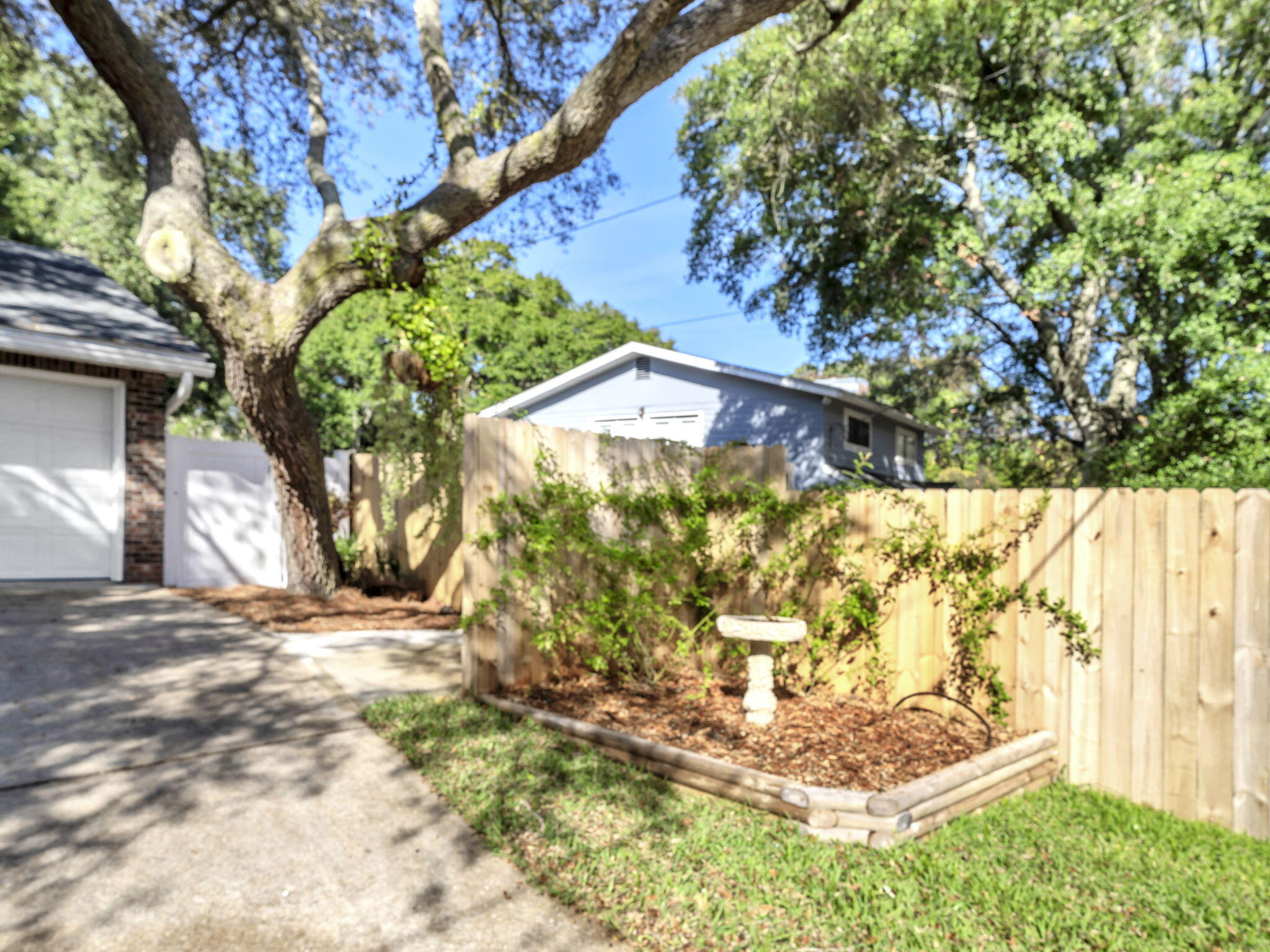 EASTWOOD 6TH ADDN LOT 12 BLK J - Residential