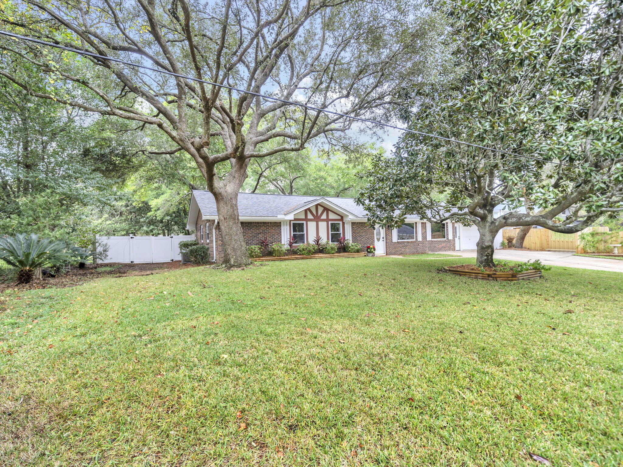 EASTWOOD 6TH ADDN LOT 12 BLK J - Residential