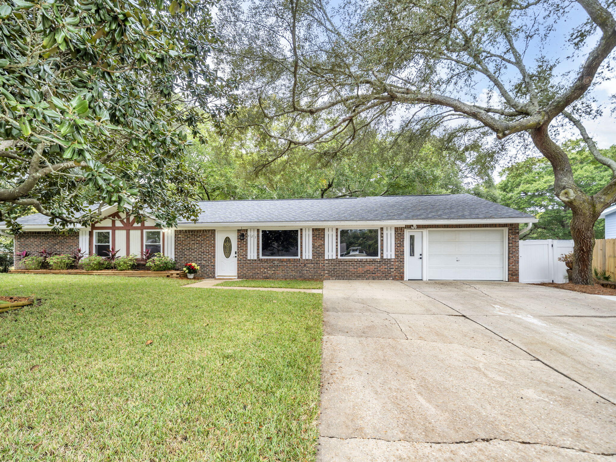 EASTWOOD 6TH ADDN LOT 12 BLK J - Residential