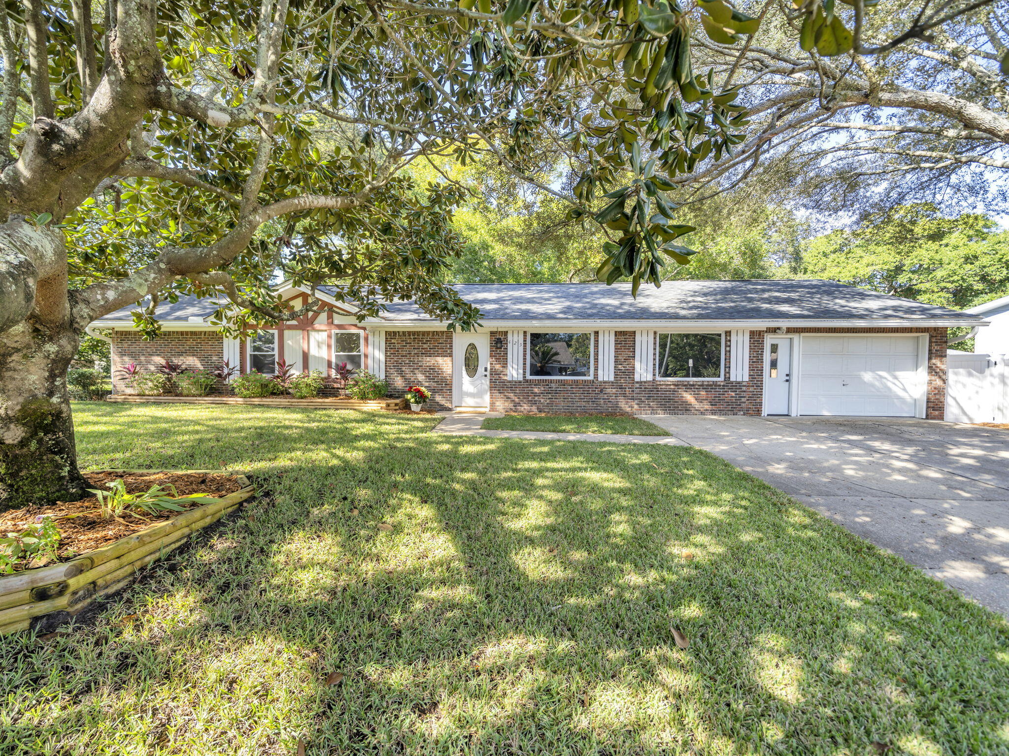 EASTWOOD 6TH ADDN LOT 12 BLK J - Residential