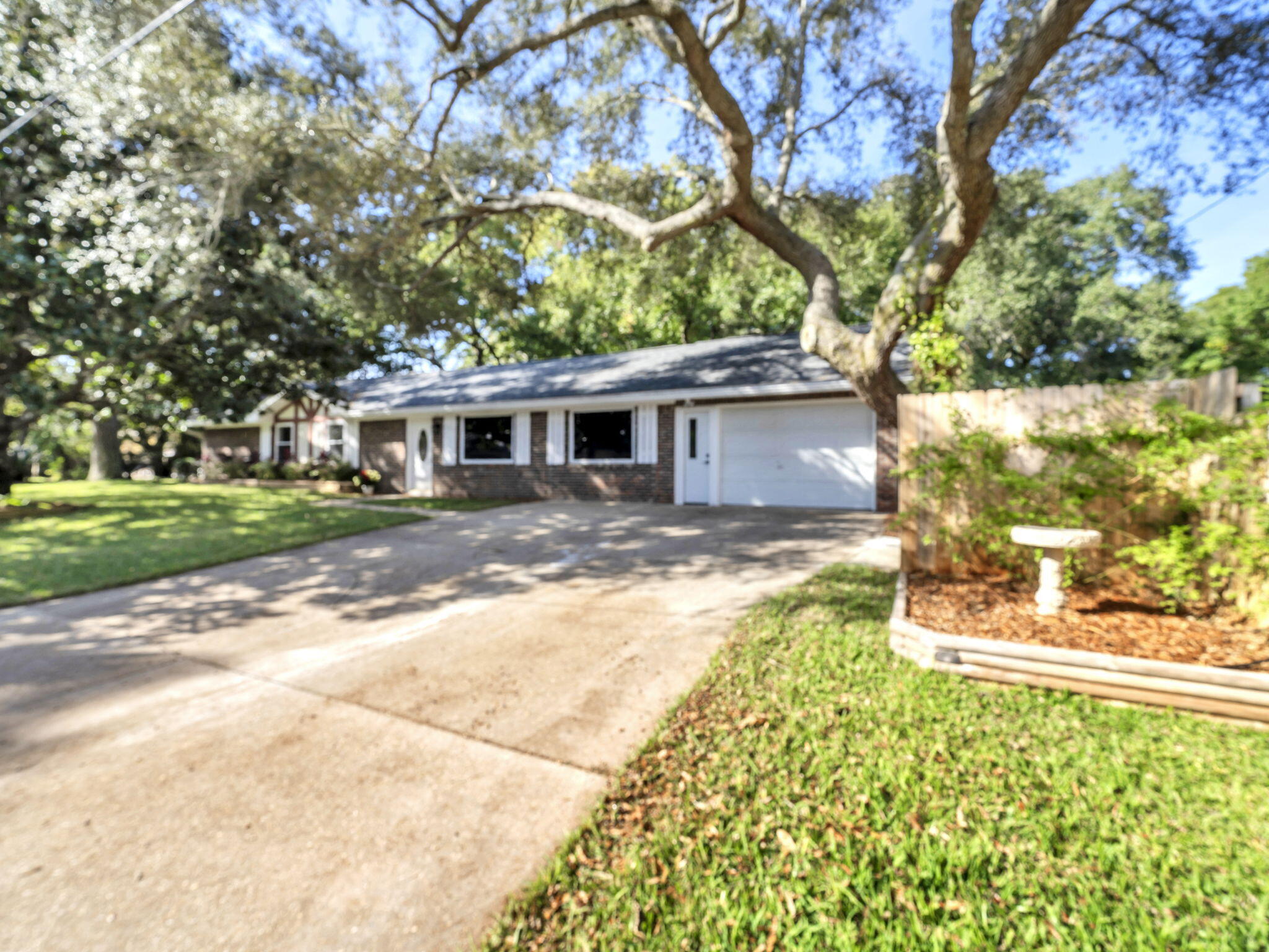 EASTWOOD 6TH ADDN LOT 12 BLK J - Residential