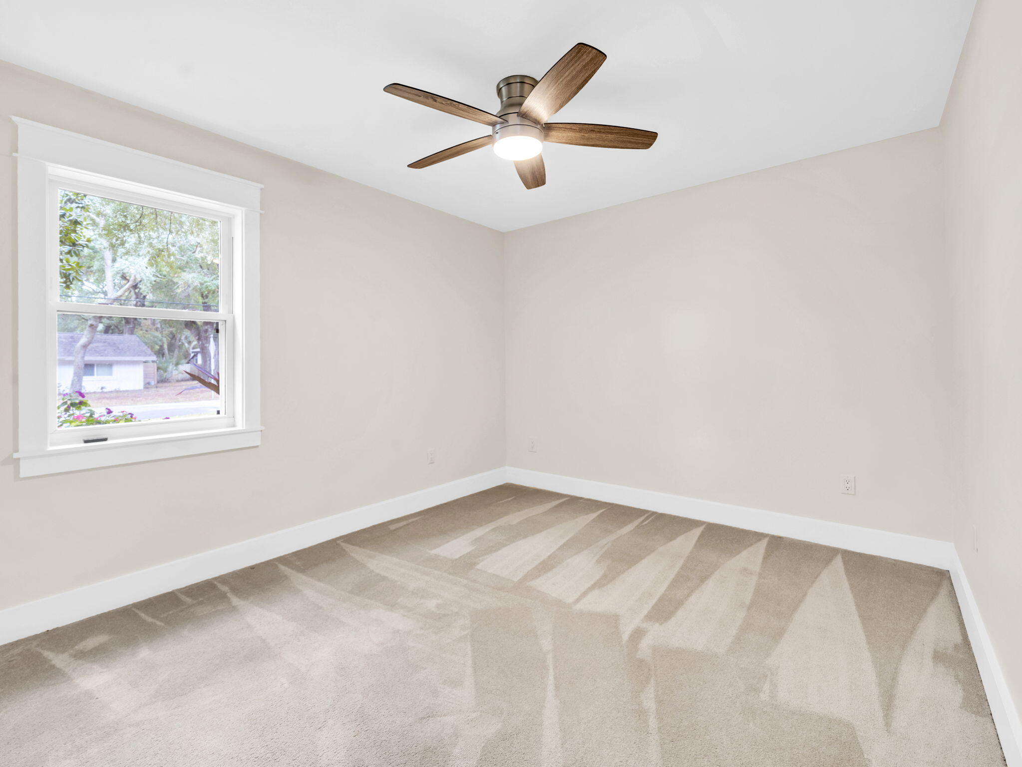 EASTWOOD 6TH ADDN LOT 12 BLK J - Residential