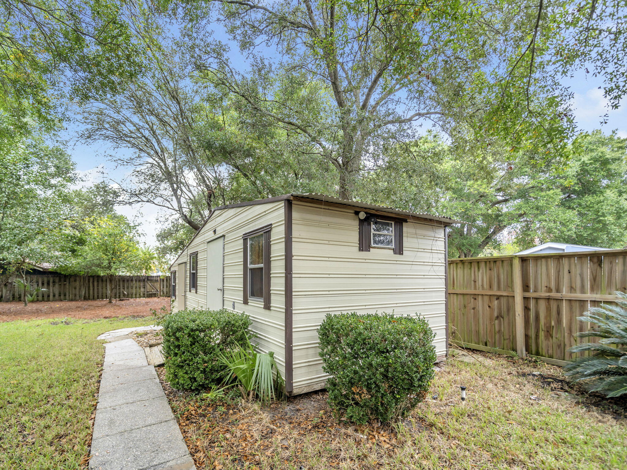 EASTWOOD 6TH ADDN LOT 12 BLK J - Residential