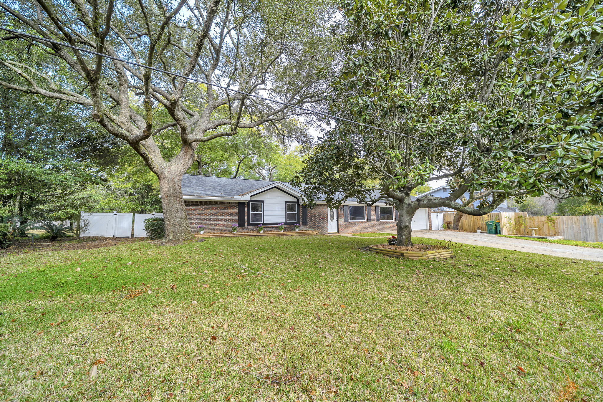 EASTWOOD 6TH ADDN LOT 12 BLK J - Residential