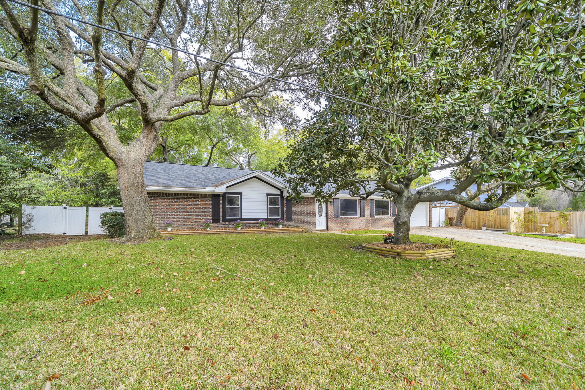 EASTWOOD 6TH ADDN LOT 12 BLK J - Residential