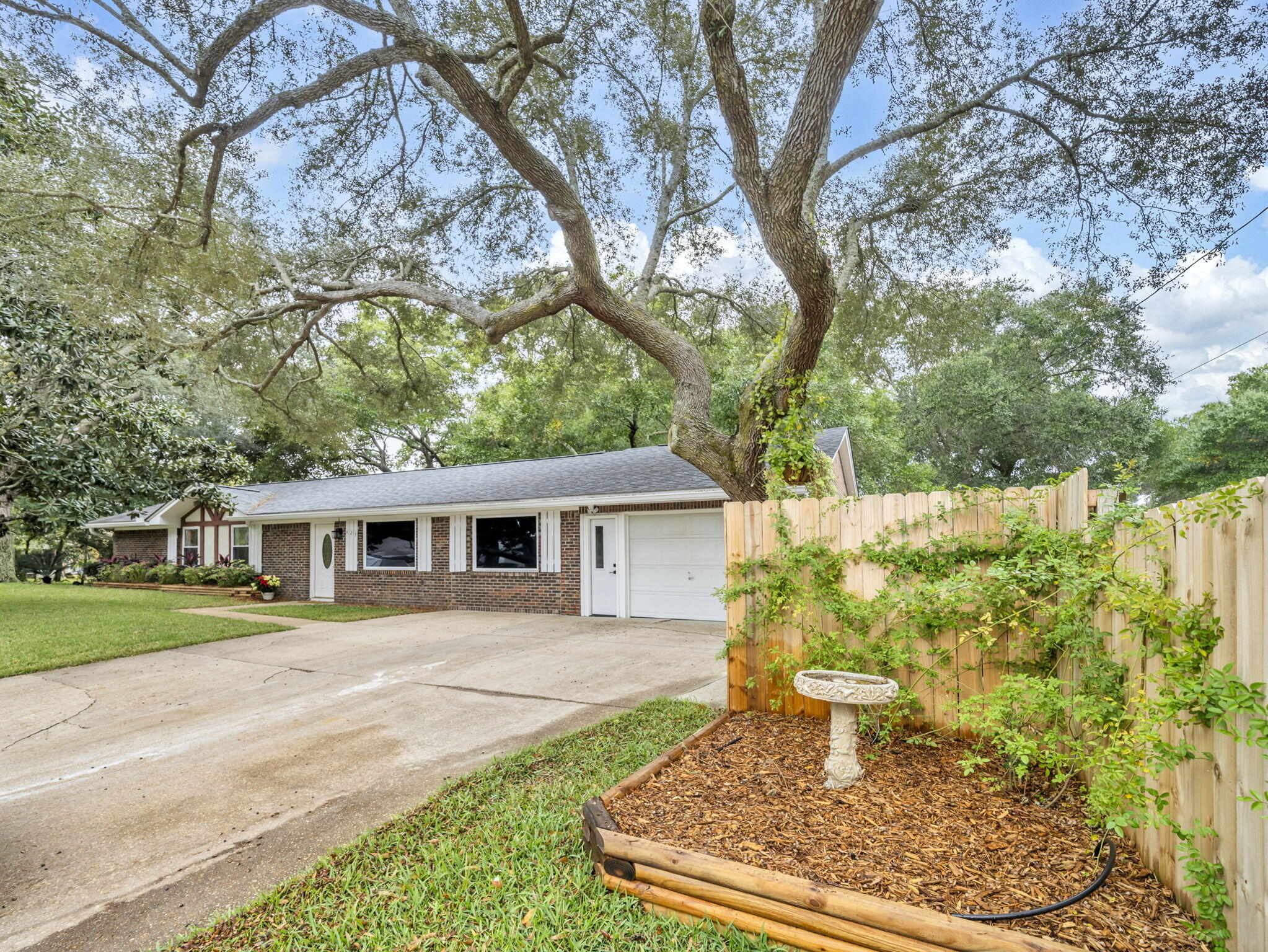 EASTWOOD 6TH ADDN LOT 12 BLK J - Residential