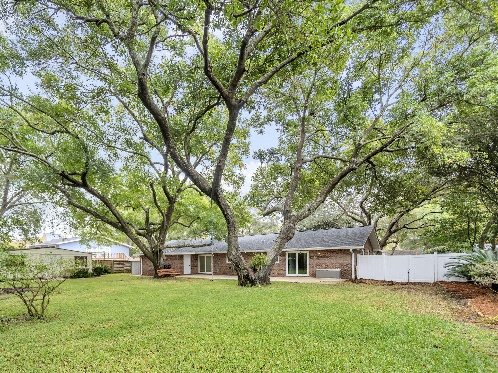 EASTWOOD 6TH ADDN LOT 12 BLK J - Residential