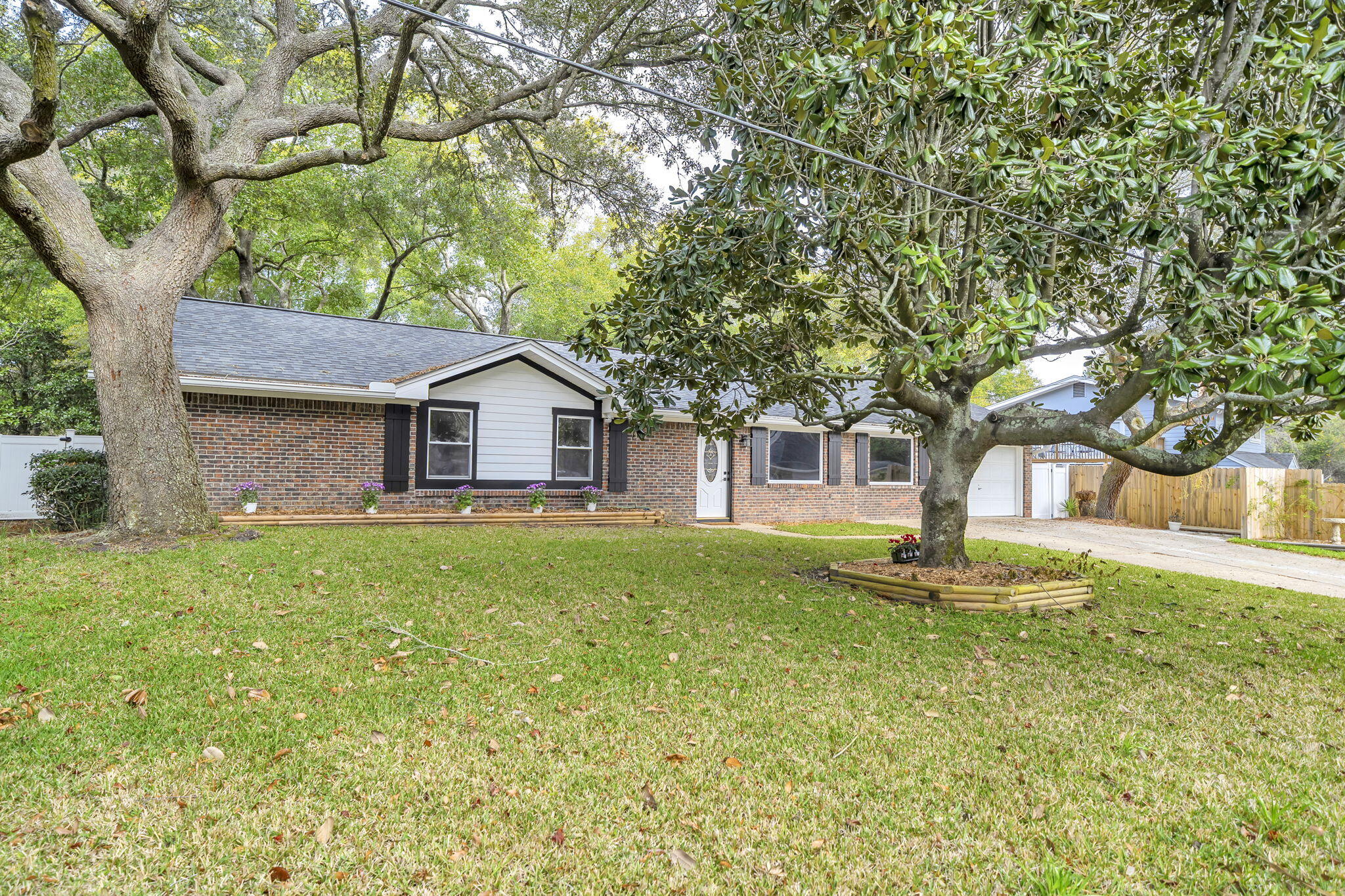 EASTWOOD 6TH ADDN LOT 12 BLK J - Residential