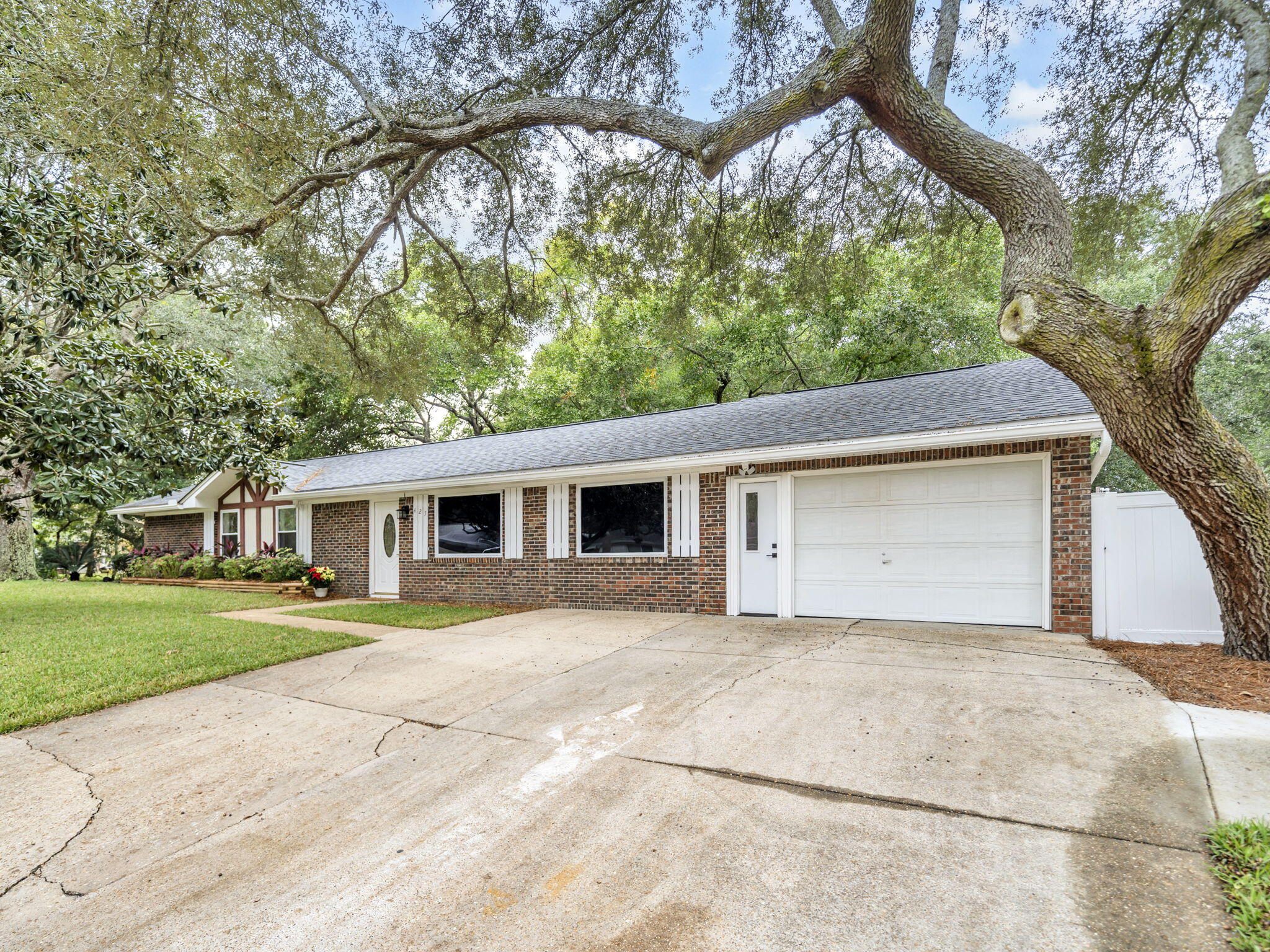 EASTWOOD 6TH ADDN LOT 12 BLK J - Residential