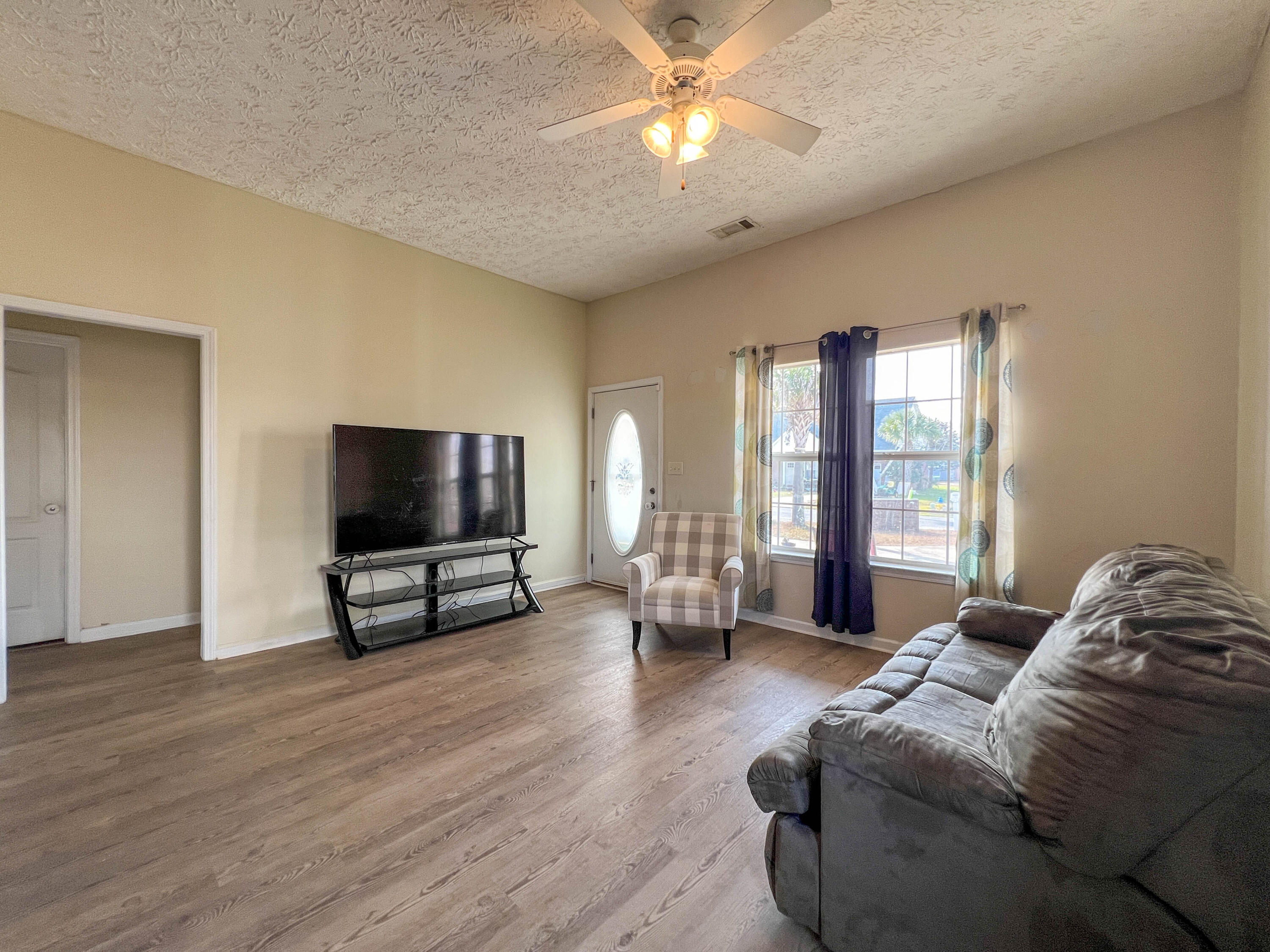 BRANDON OAKS 2ND ADD - Residential