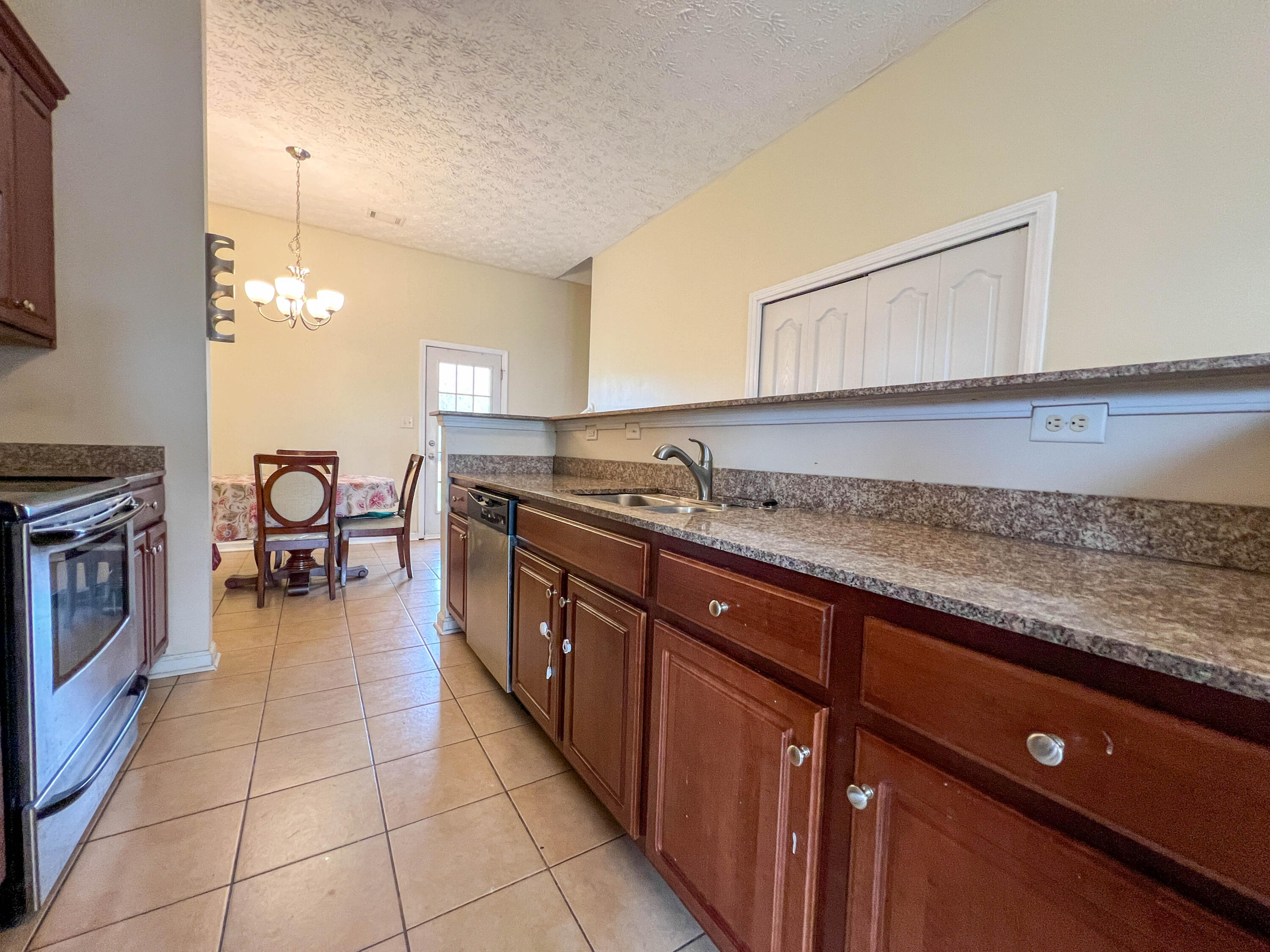 BRANDON OAKS 2ND ADD - Residential