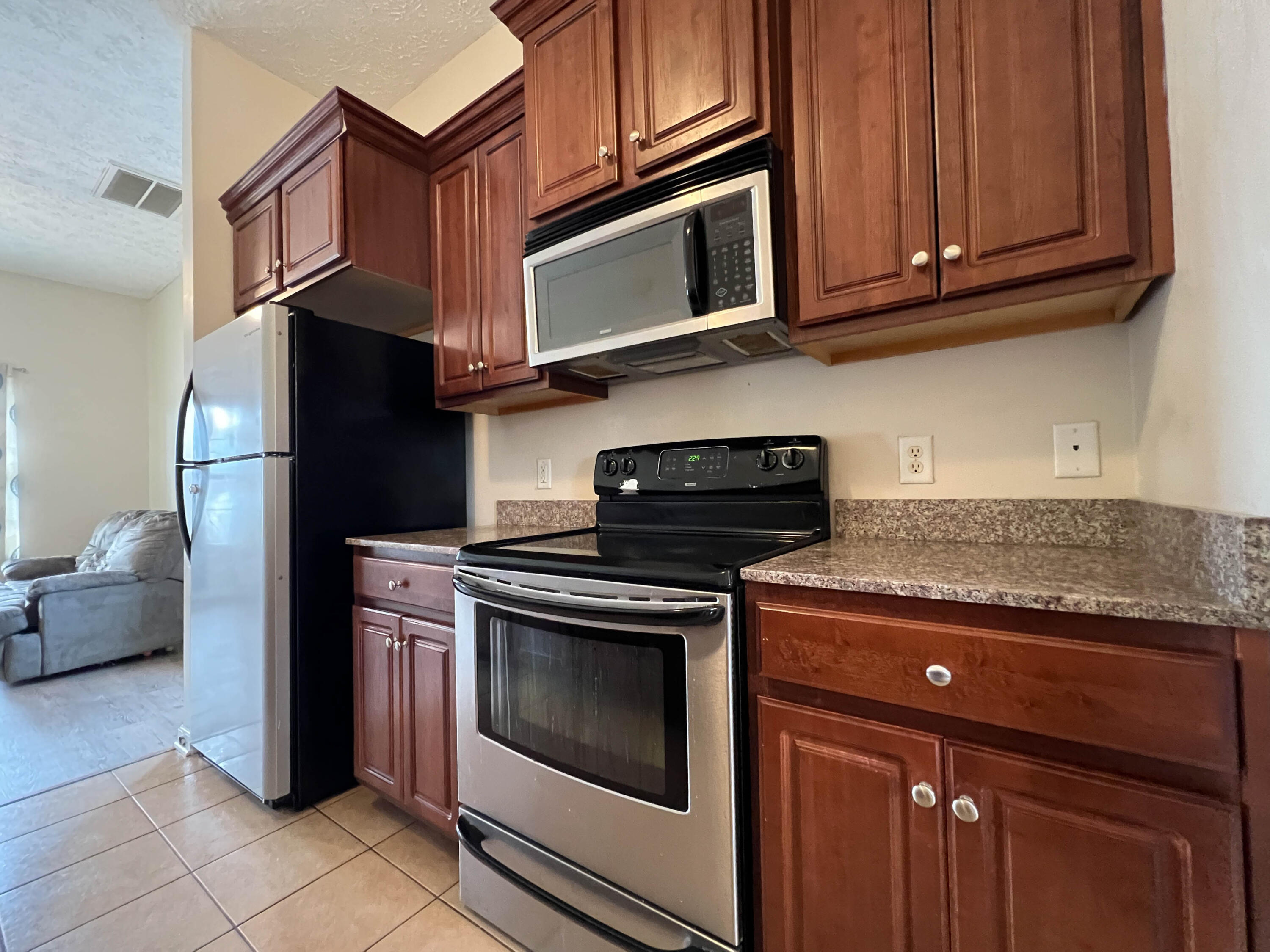 BRANDON OAKS 2ND ADD - Residential