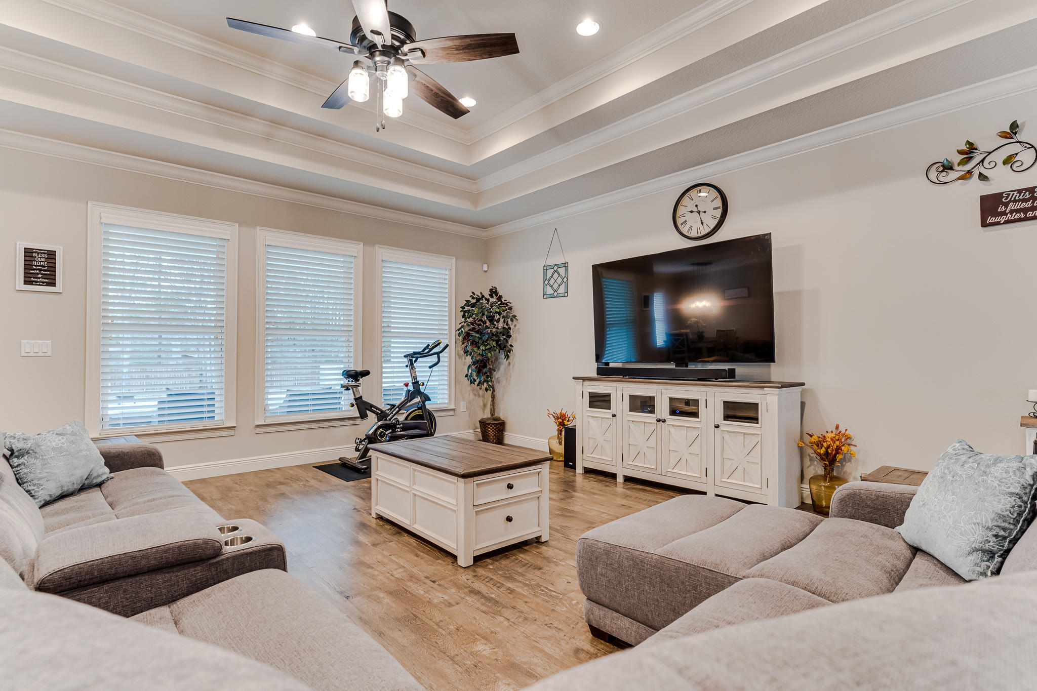 HOMEWOOD EST - Residential