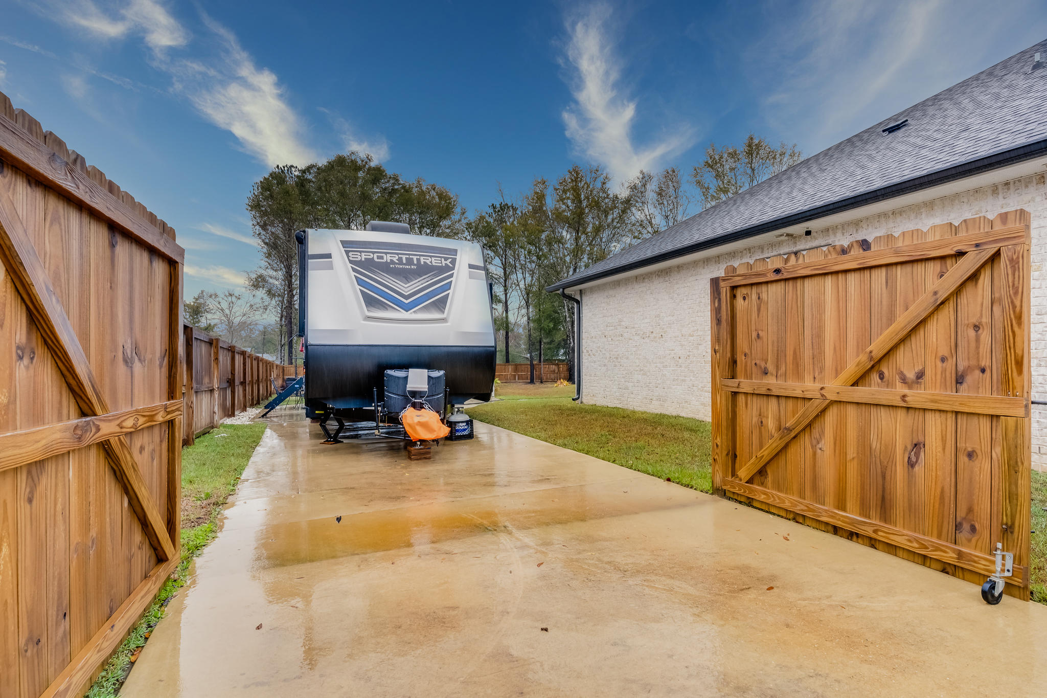 HOMEWOOD EST - Residential