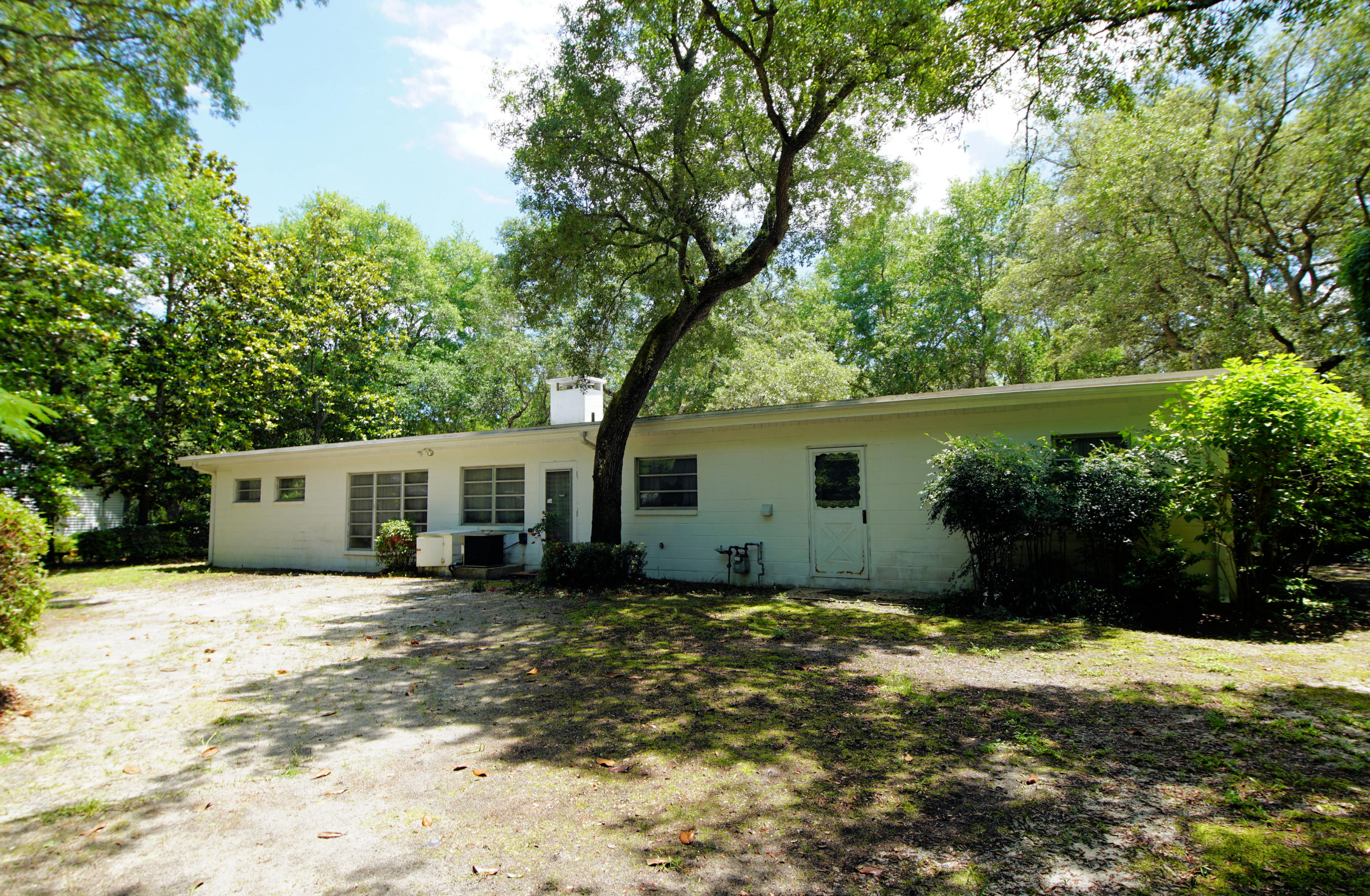 BAYOU POQUITO - Residential