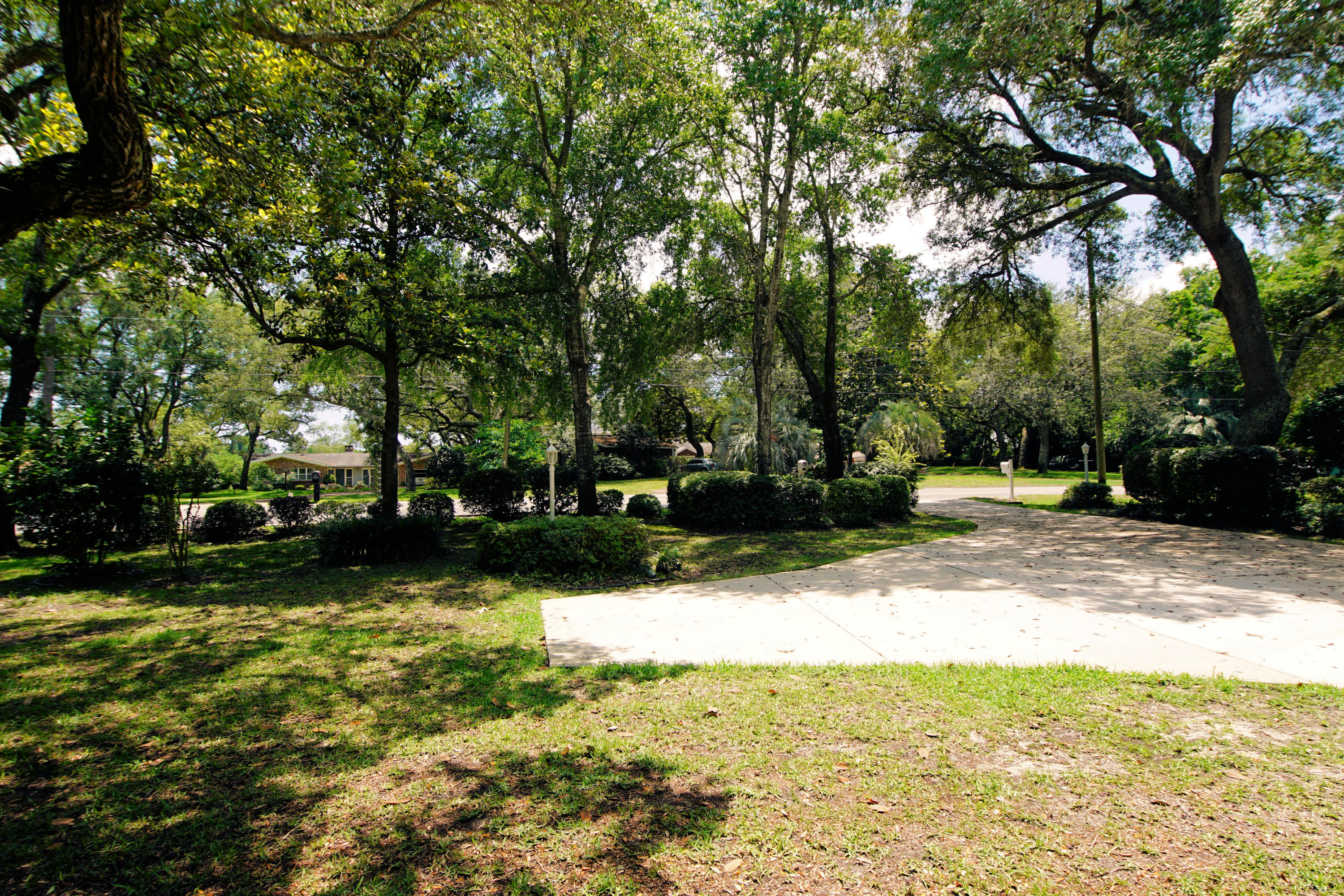 BAYOU POQUITO - Residential