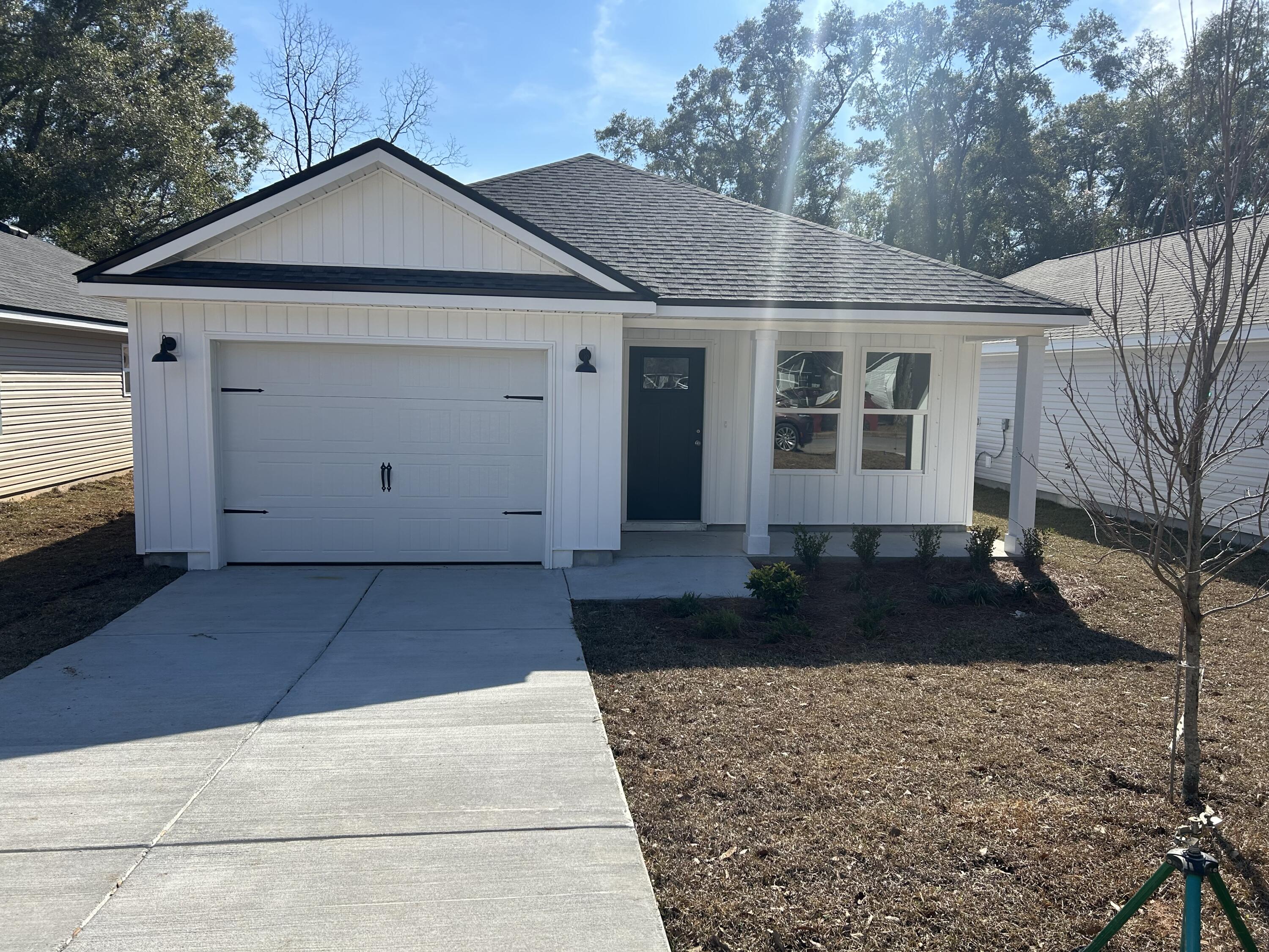 MORRIS ADDN TO CRESTVIEW - Residential