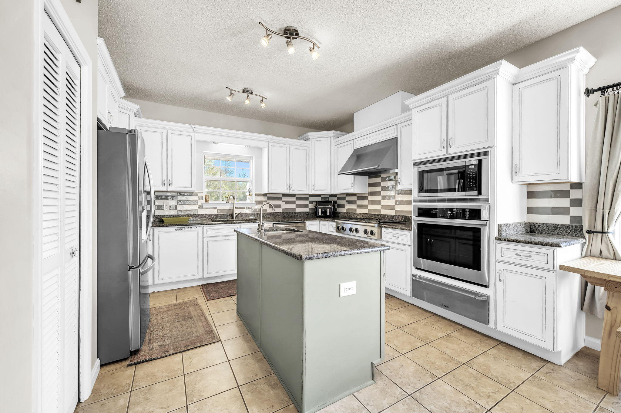 NO RECORDED PROJECT - Residential