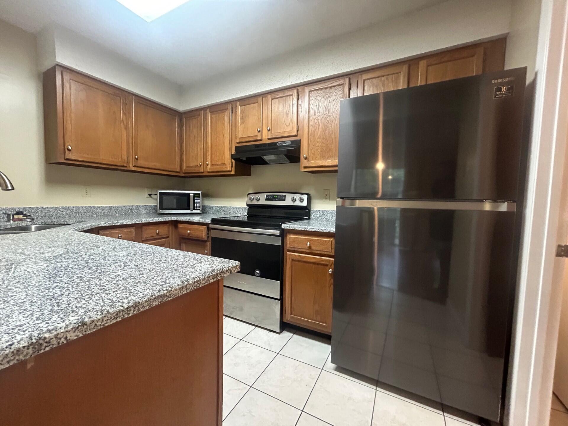GARDEN OAKS CONDO - Residential Lease