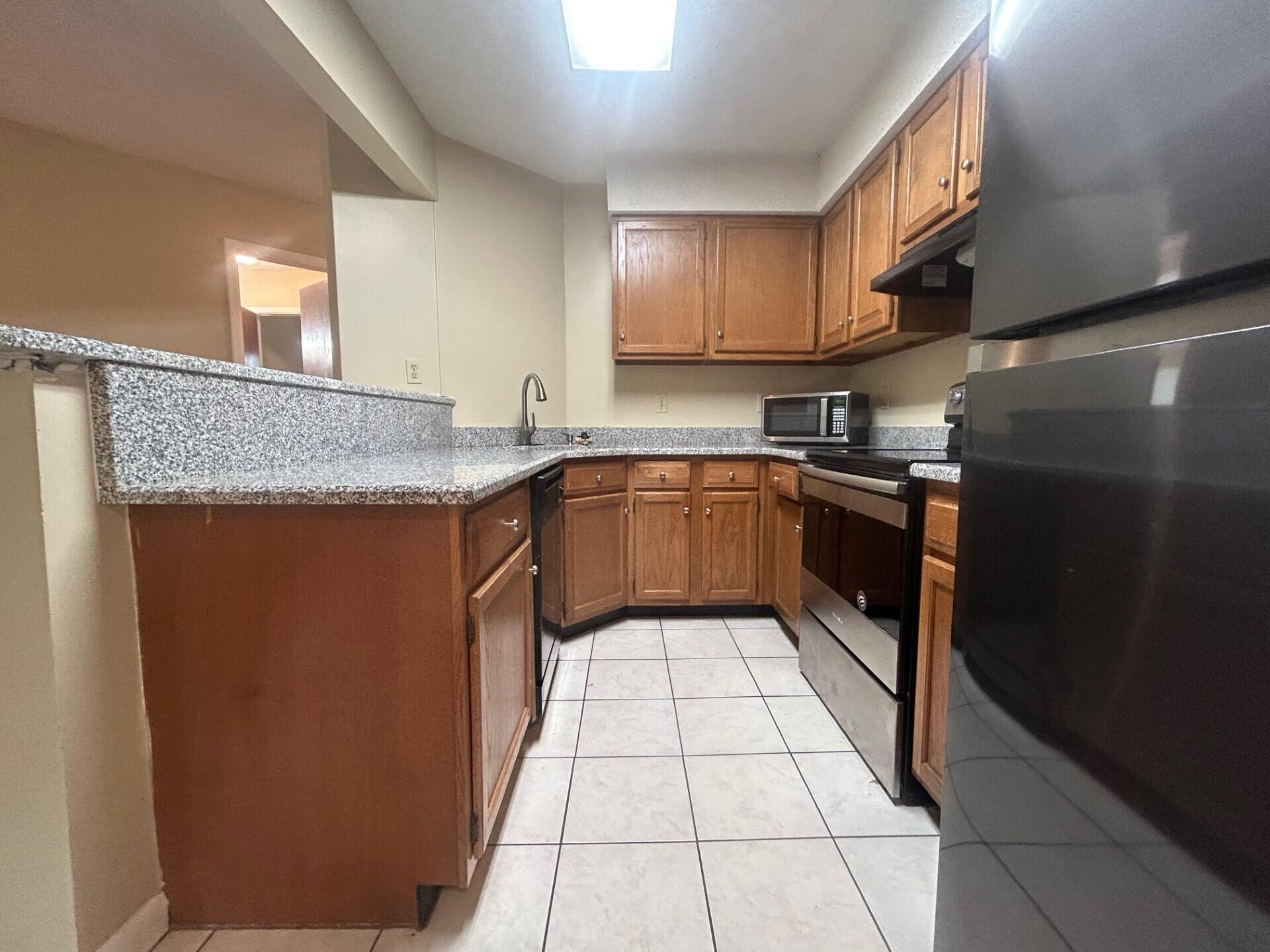 GARDEN OAKS CONDO - Residential Lease