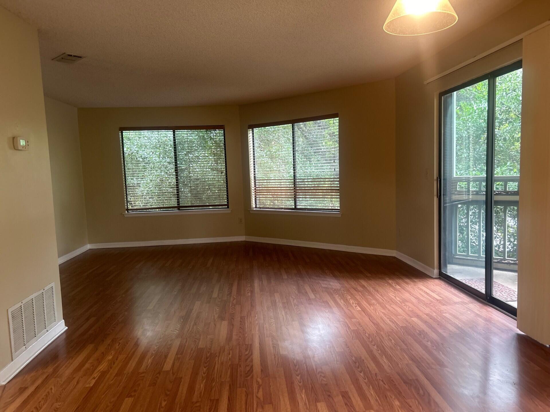 GARDEN OAKS CONDO - Residential Lease