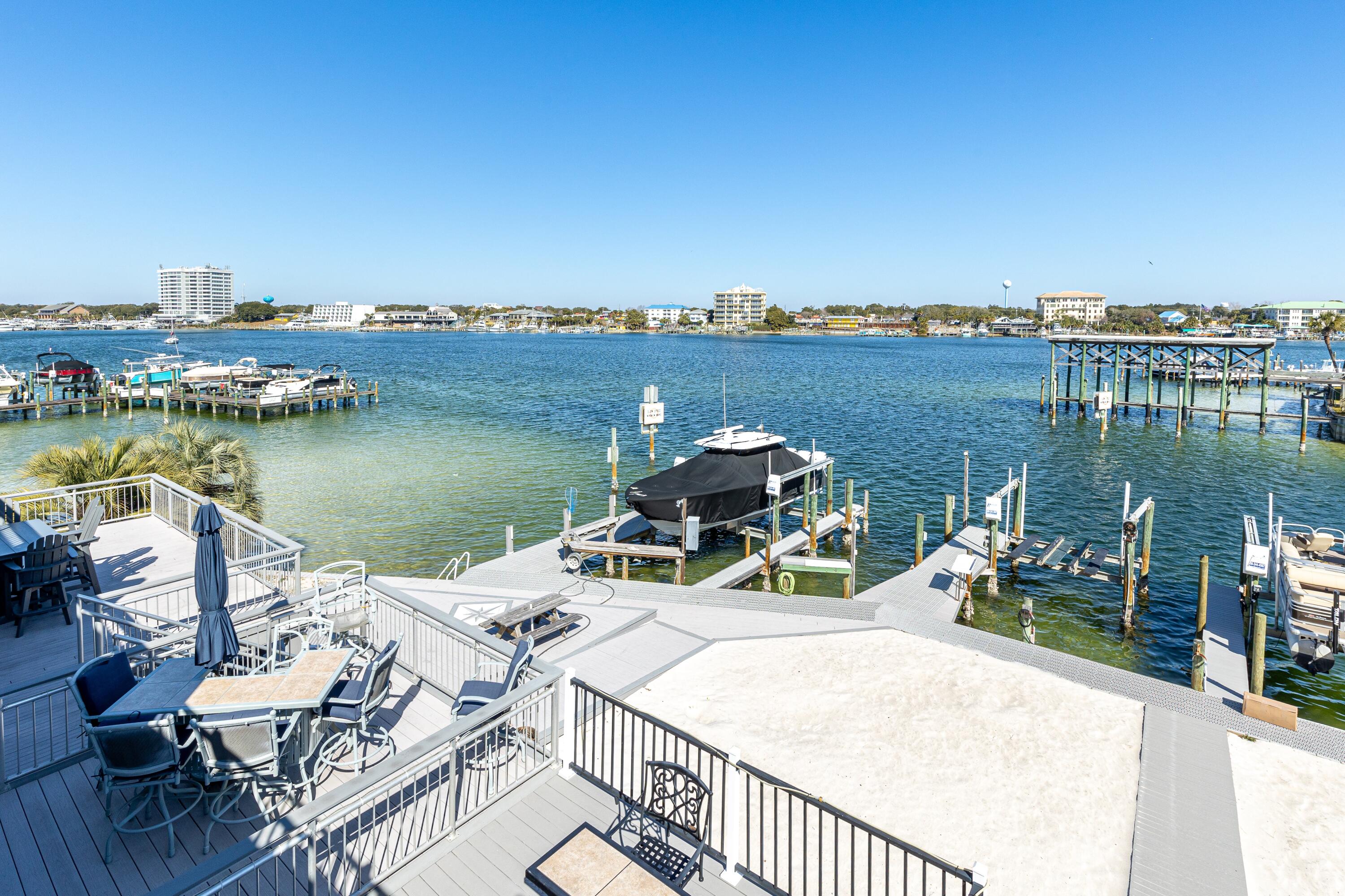 QUAYS PH 1 - Residential