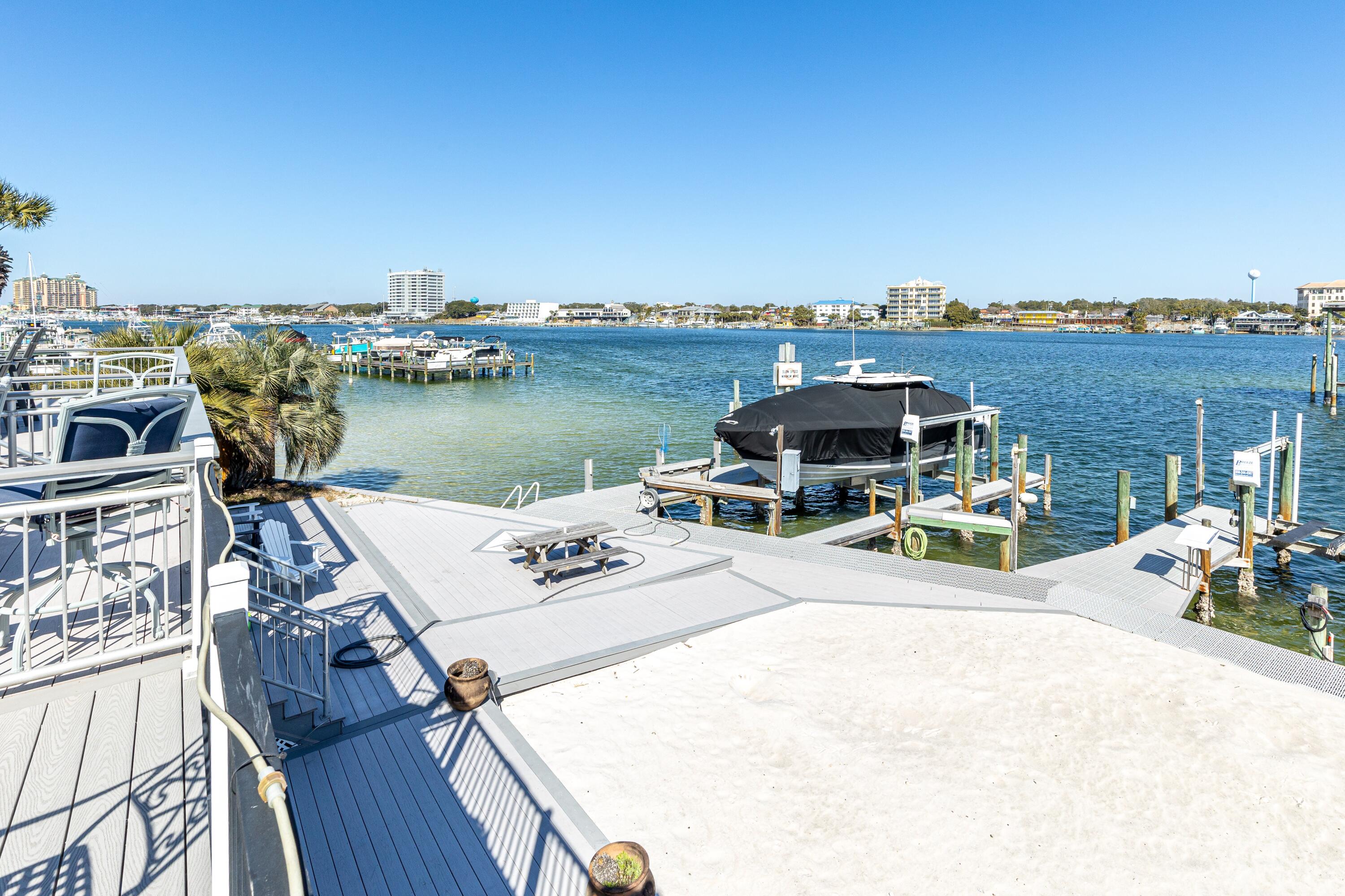 QUAYS PH 1 - Residential