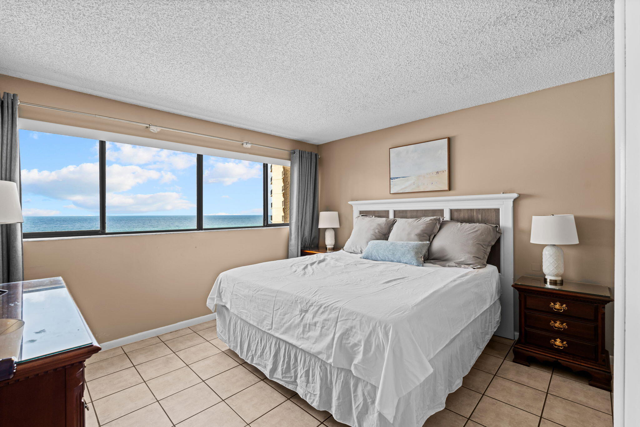 The Summerhouse Condo - Residential