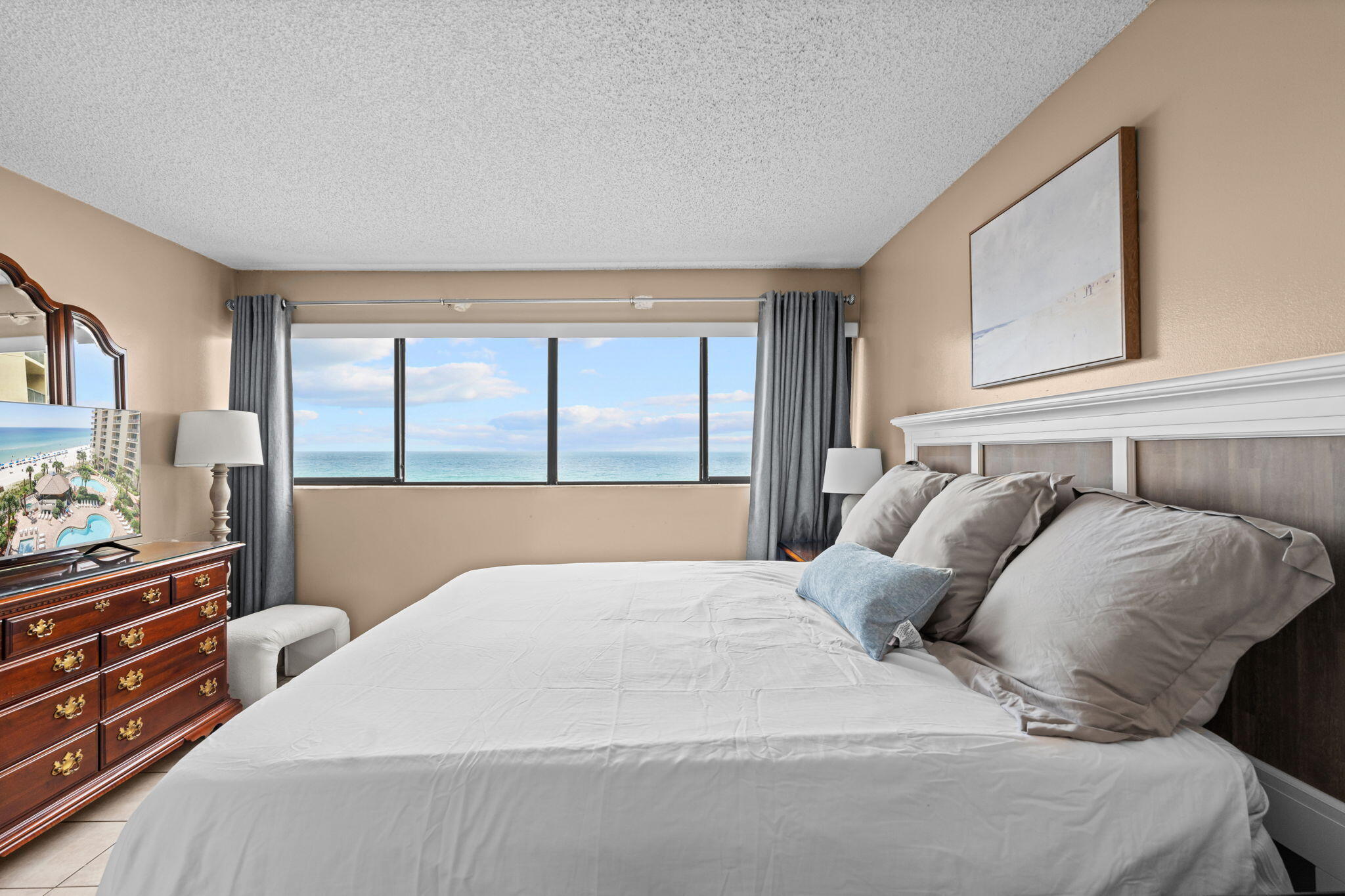 The Summerhouse Condo - Residential