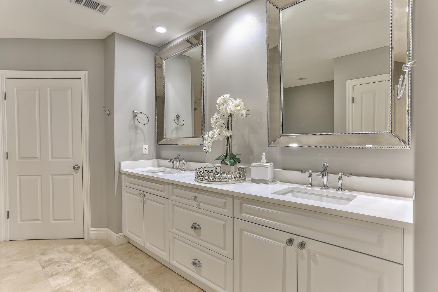 THE LEGACY - Residential